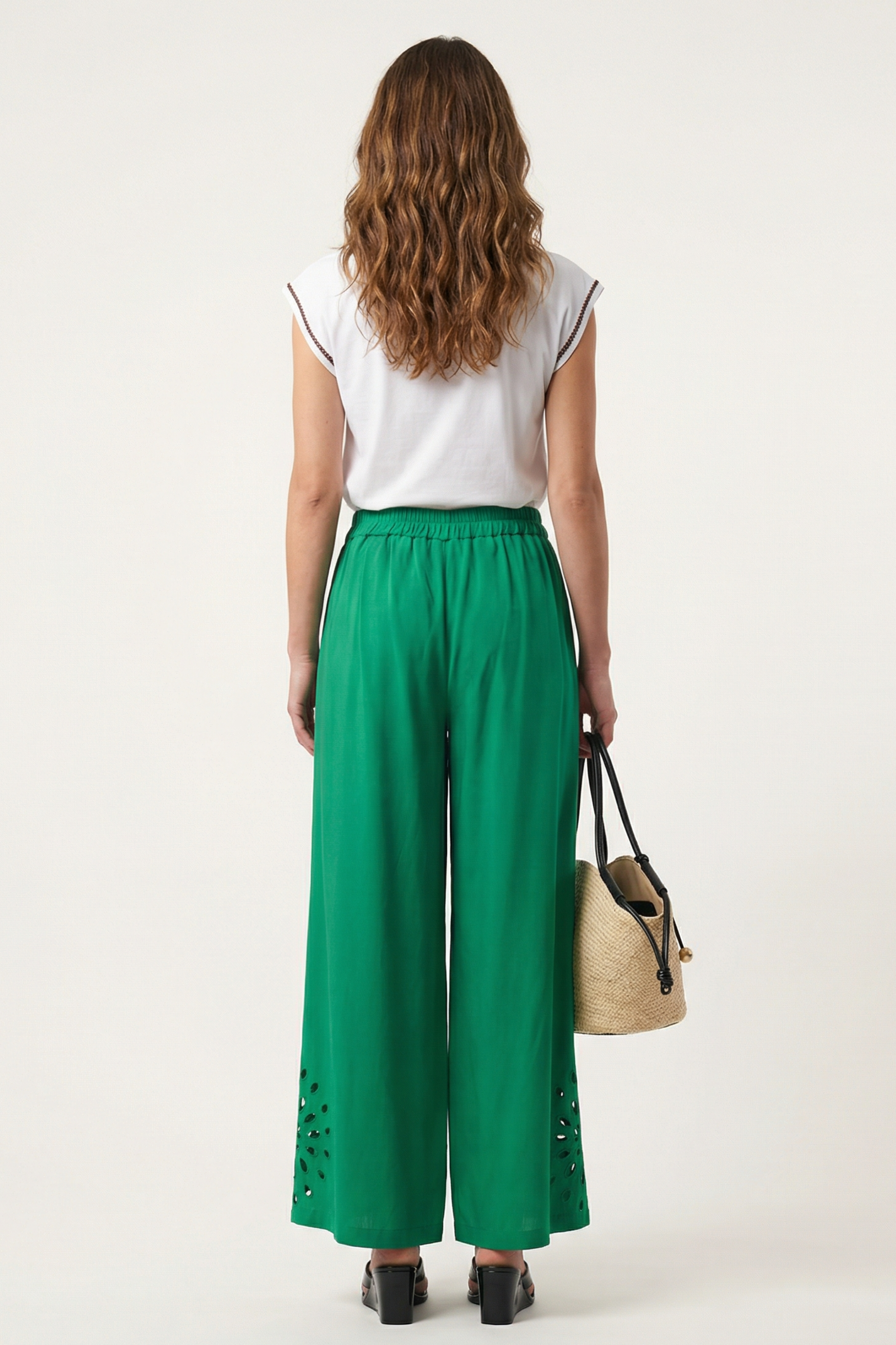 Pantalon verde campana con bordado calado Lolitas&L