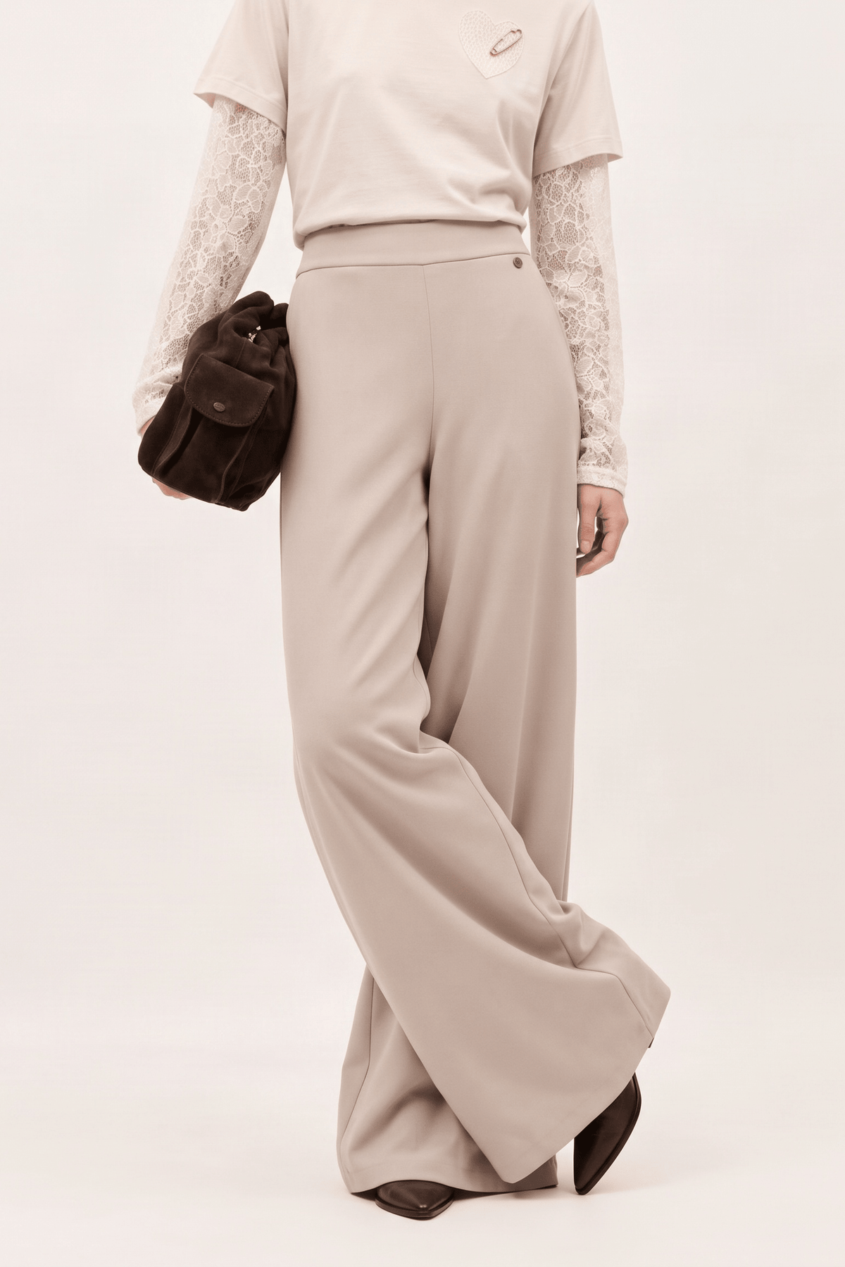 Pantalón Wide Leg Crema en Tejido Scuba Modal Efecto Falda-Pantalón – Lolitas&L - lolitasyl.com