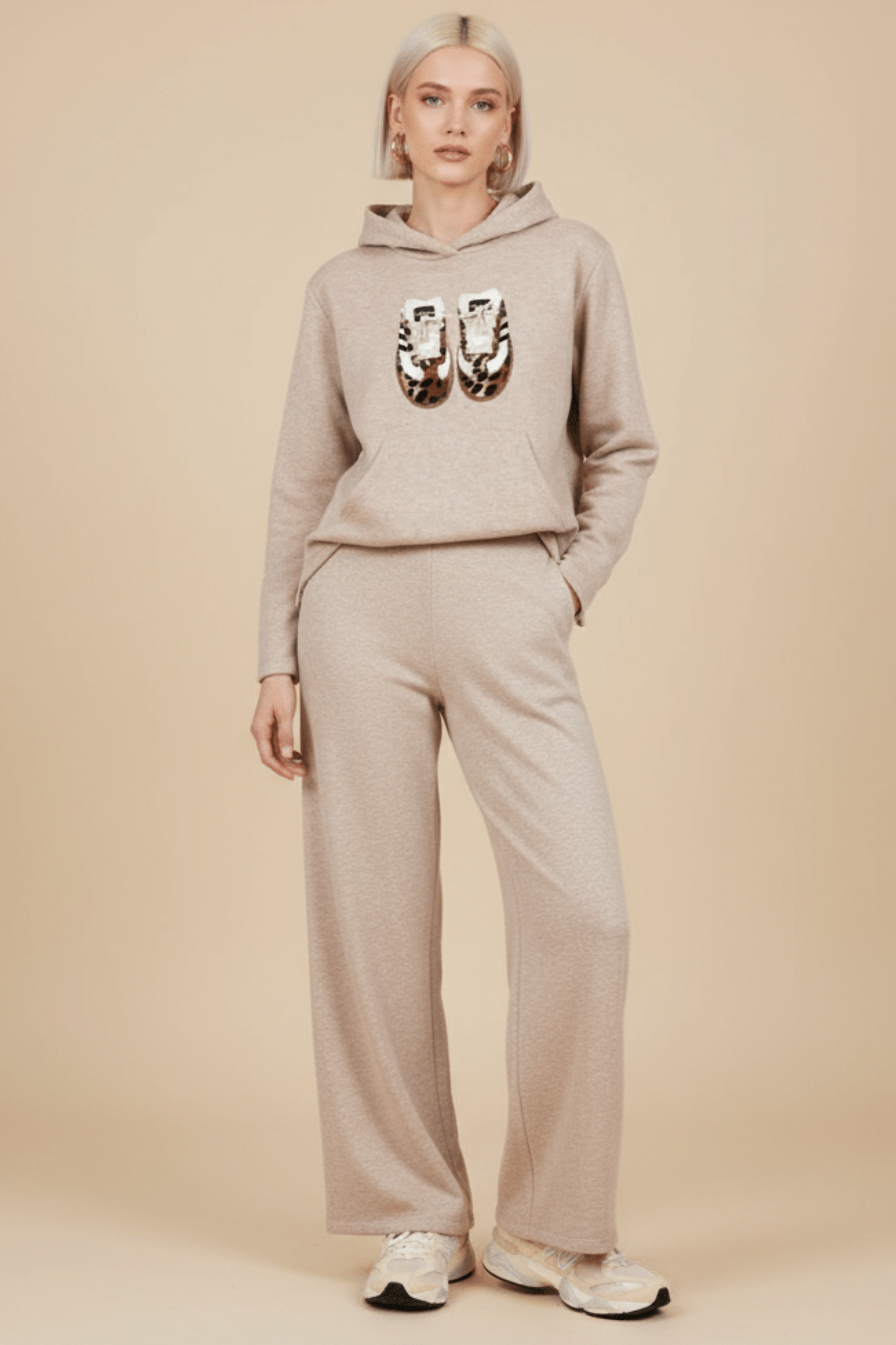 Sudadera de punto beig bordado zapatillas con capucha Lolitas&L - lolitasyl.com