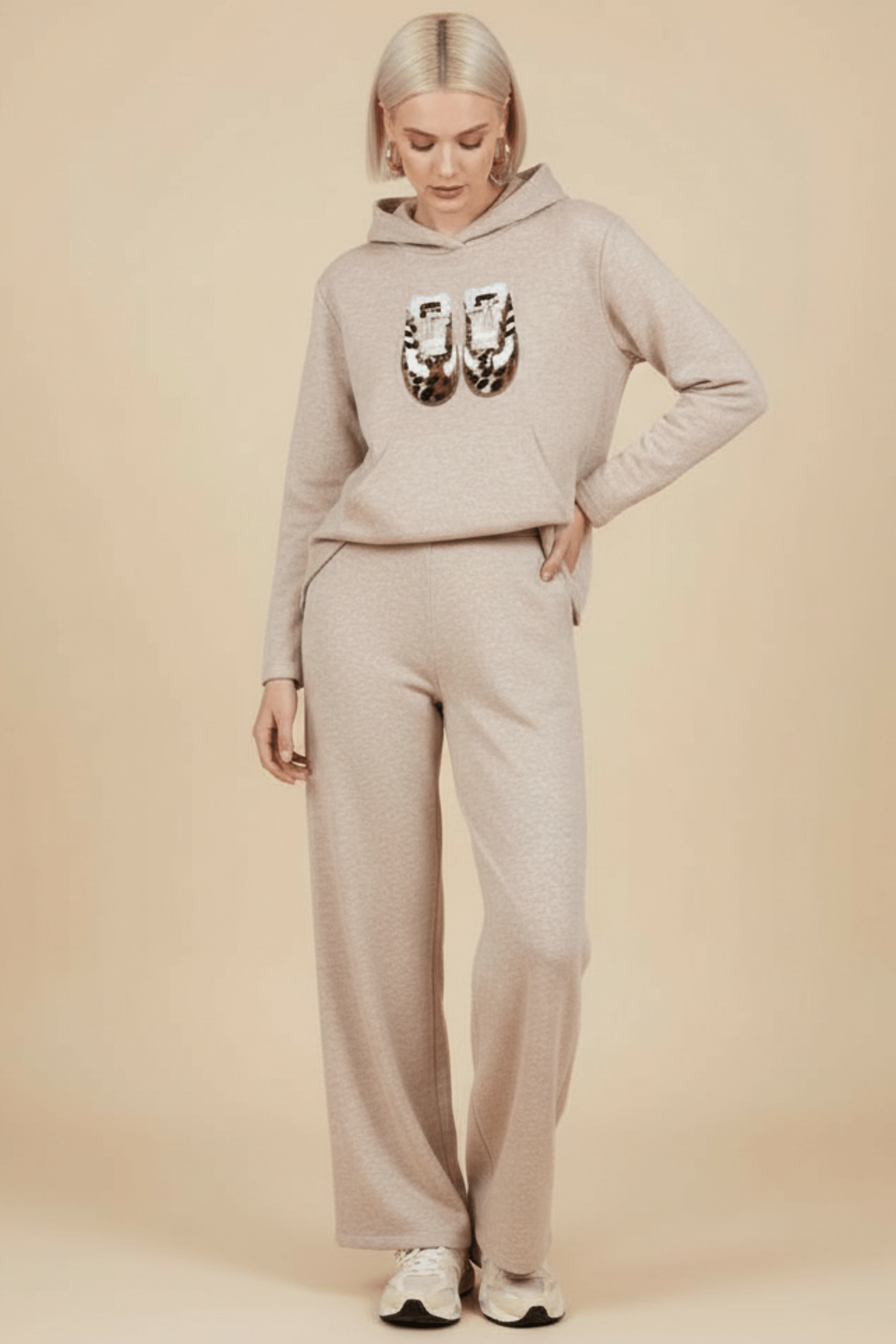 Sudadera de punto beig bordado zapatillas con capucha Lolitas&L - lolitasyl.com