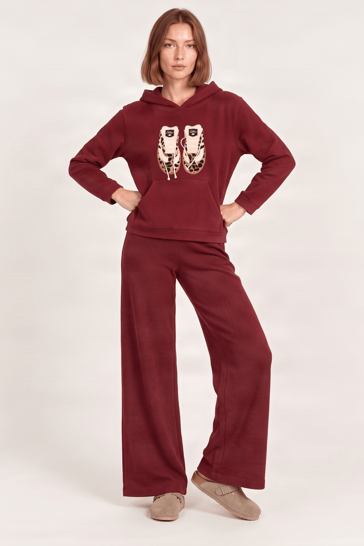 Sudadera de punto granate bordado zapatillas con capucha Lolitas&L - lolitasyl.com