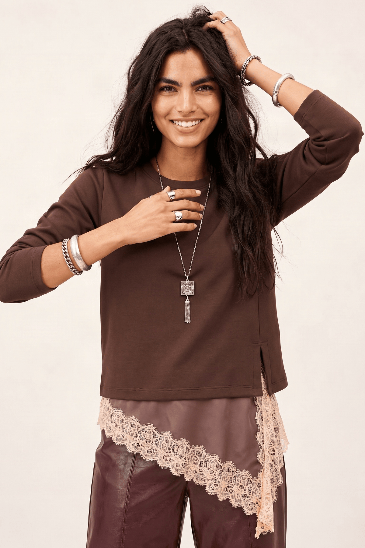 Sudadera Marrón con Bajo Asimétrico y Encaje – Lolitas&L - lolitasyl.com