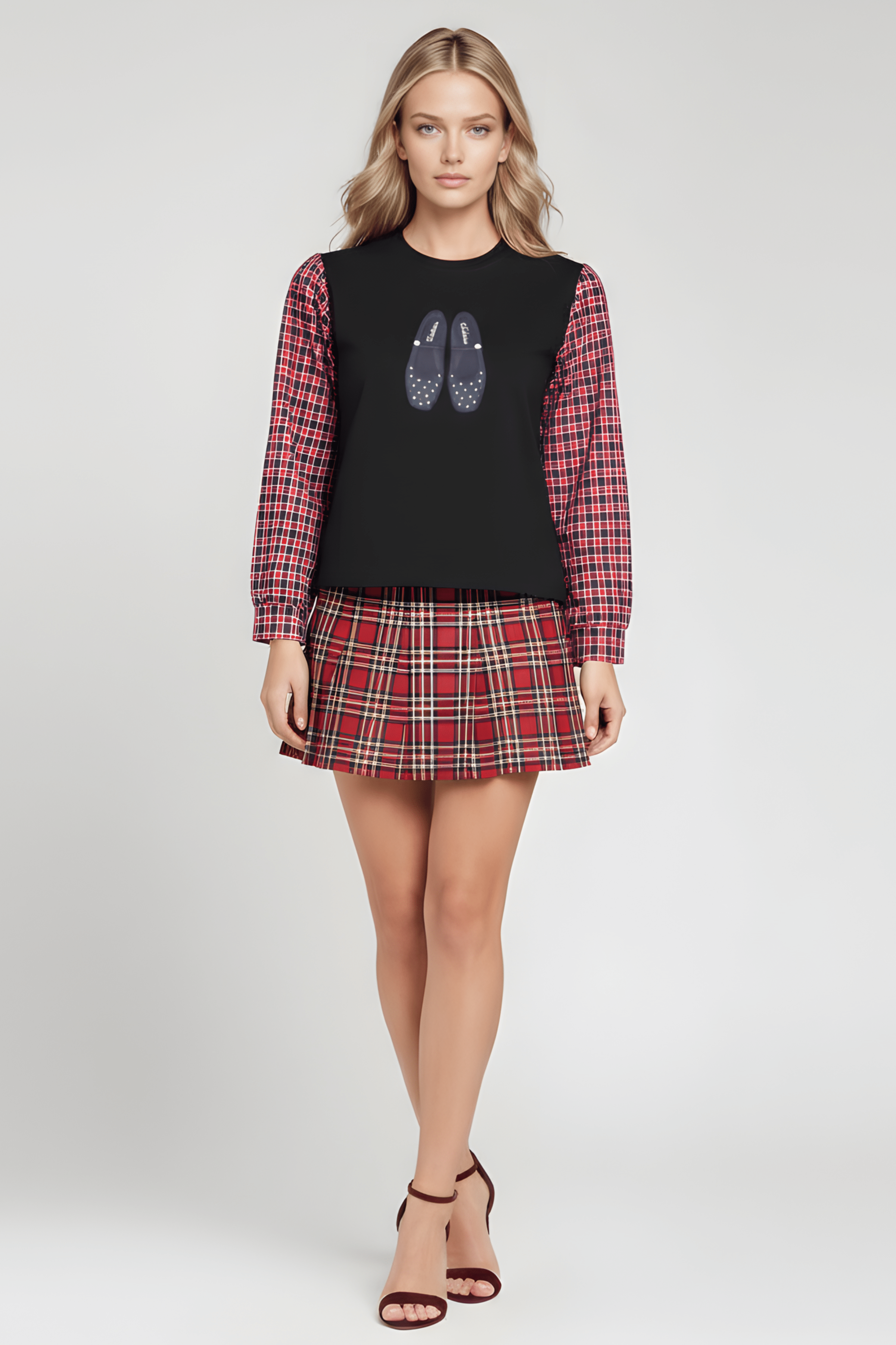 Sudadera negra con bordado zapatillas y manga larga cuadros Lolitas&L - lolitasyl.com