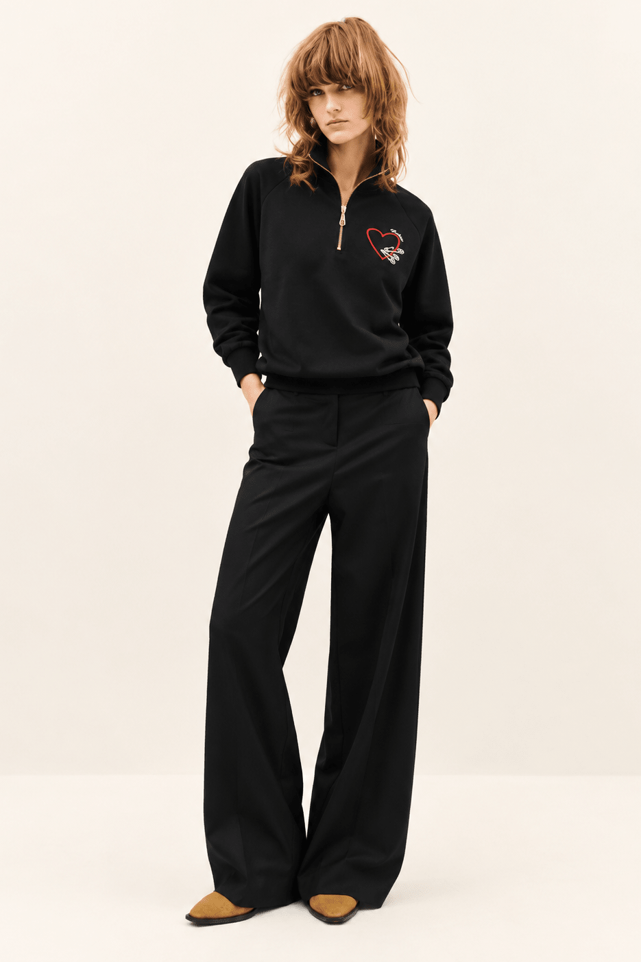 Sudadera Negra en Felpa de Algodón con Bordado Corazón e Imperdibles – Lolitas&L - lolitasyl.com