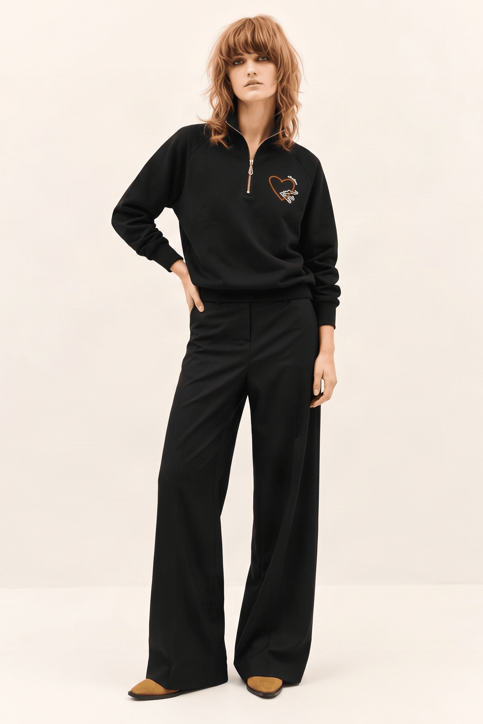 Sudadera Negra en Felpa de Algodón con Bordado Corazón e Imperdibles – Lolitas&L - lolitasyl.com