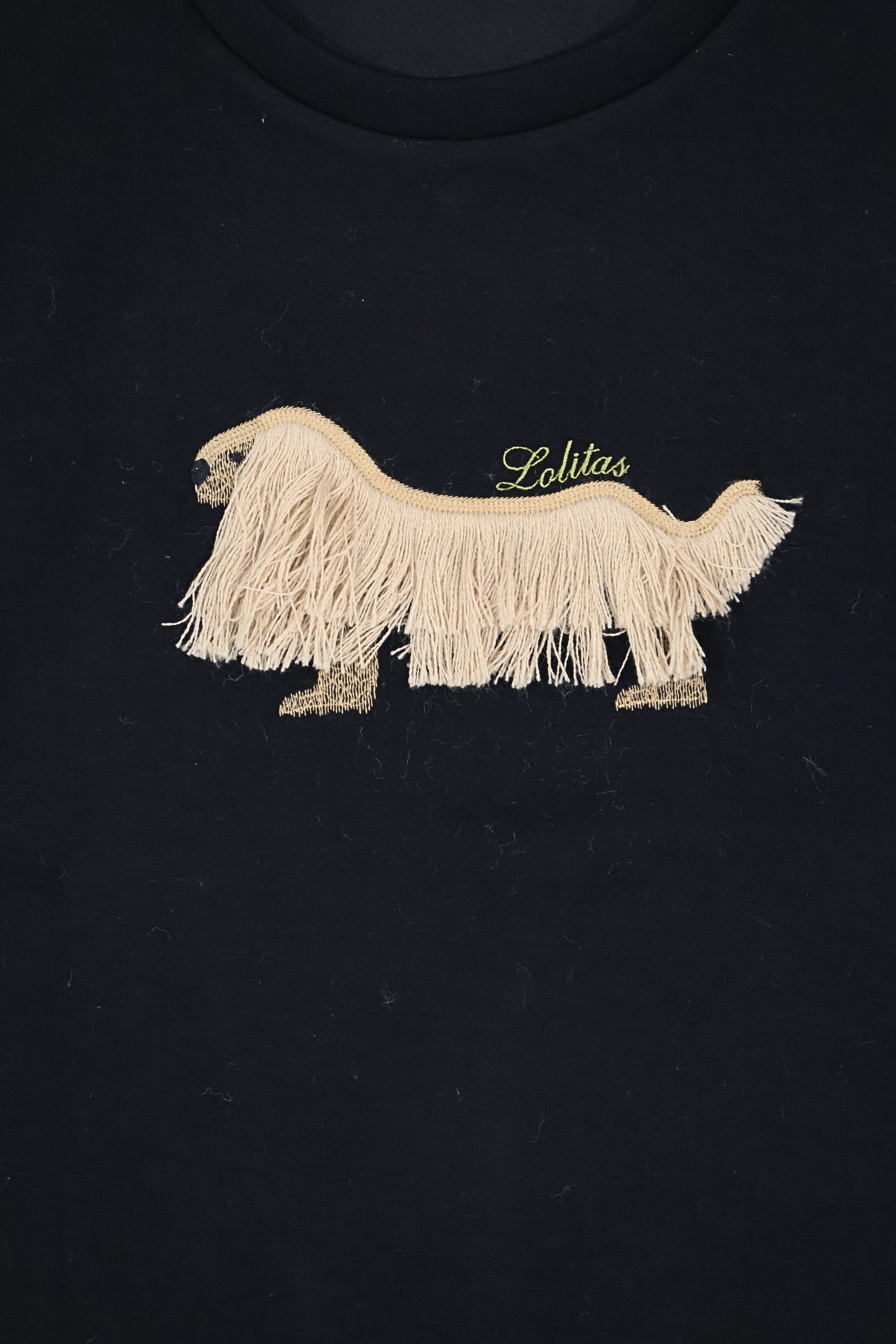 Sudadera negra perrito bordado con volantes Lolitas&L - lolitasyl.com