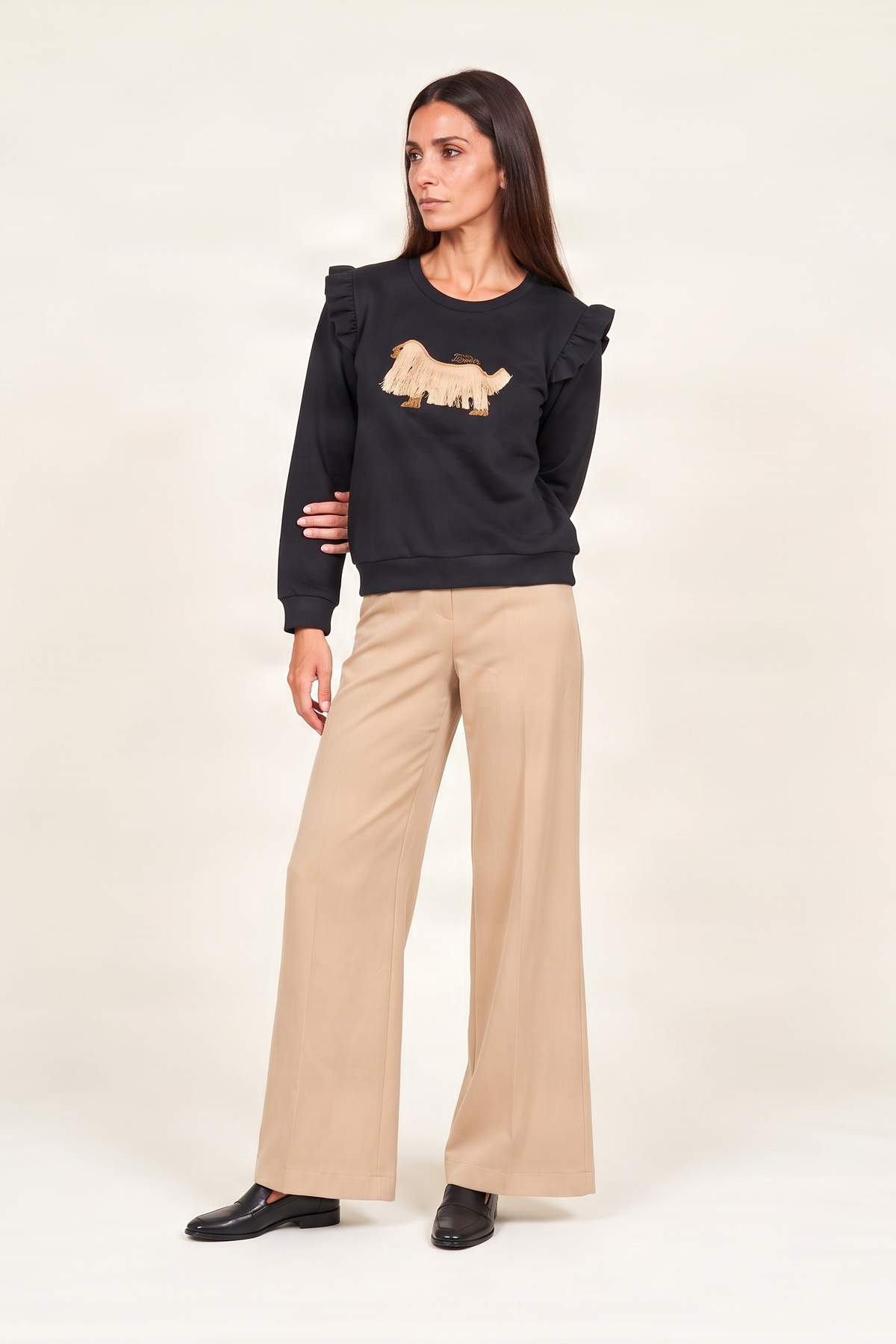 Sudadera negra perrito bordado con volantes Lolitas&L