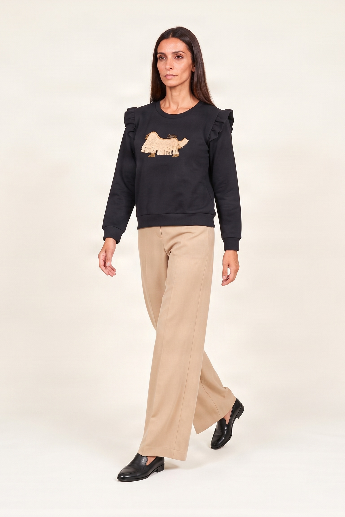 Sudadera negra perrito bordado con volantes Lolitas&L