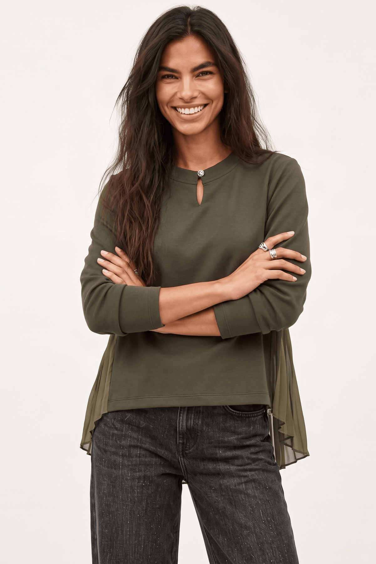 Sudadera Verde Militar Scuba con Espalda Plisada Satinada – Lolitas&L - lolitasyl.com