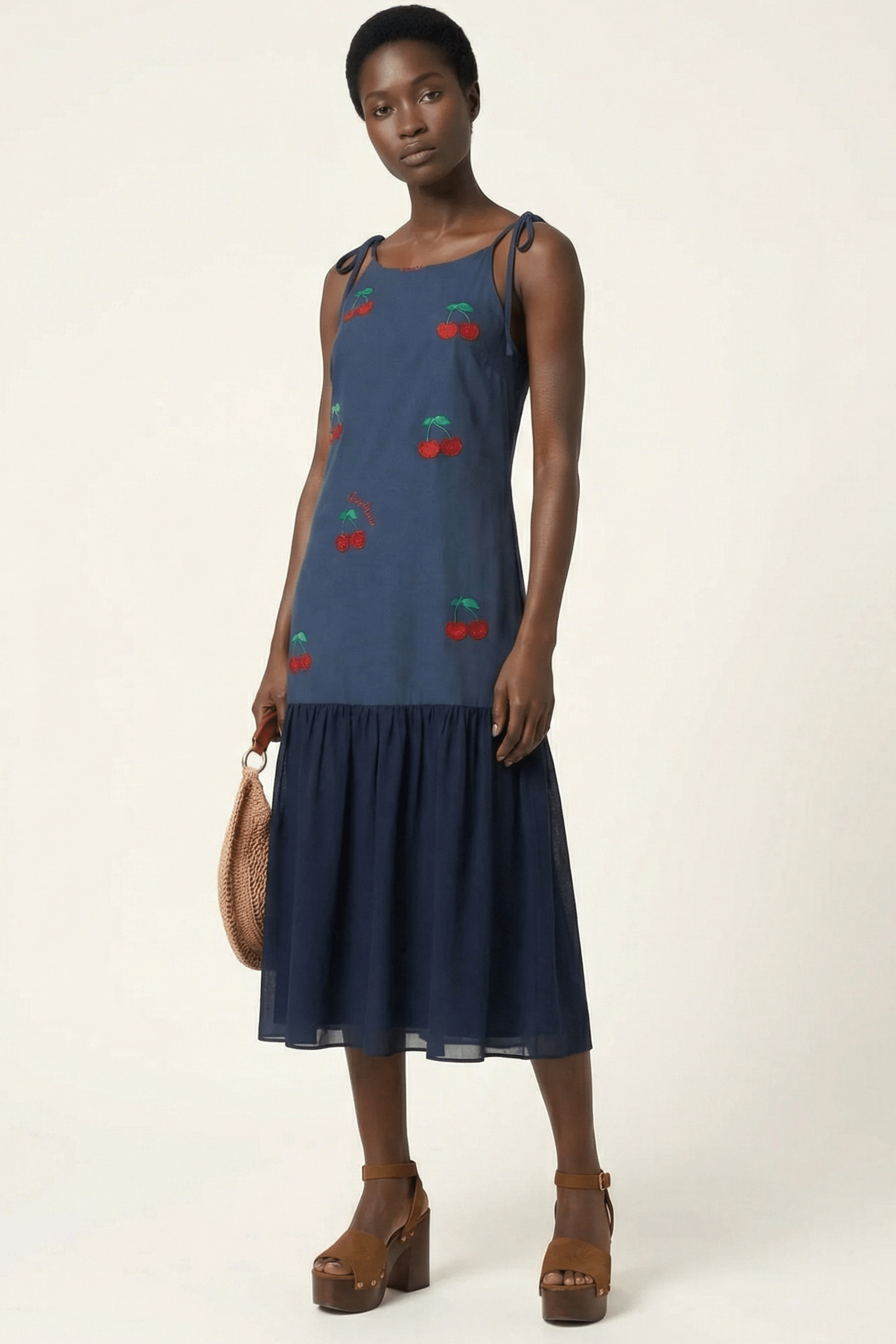 Vestido azul marino largo de tirantes con cereza bordada Lolitas&L - lolitasyl.com