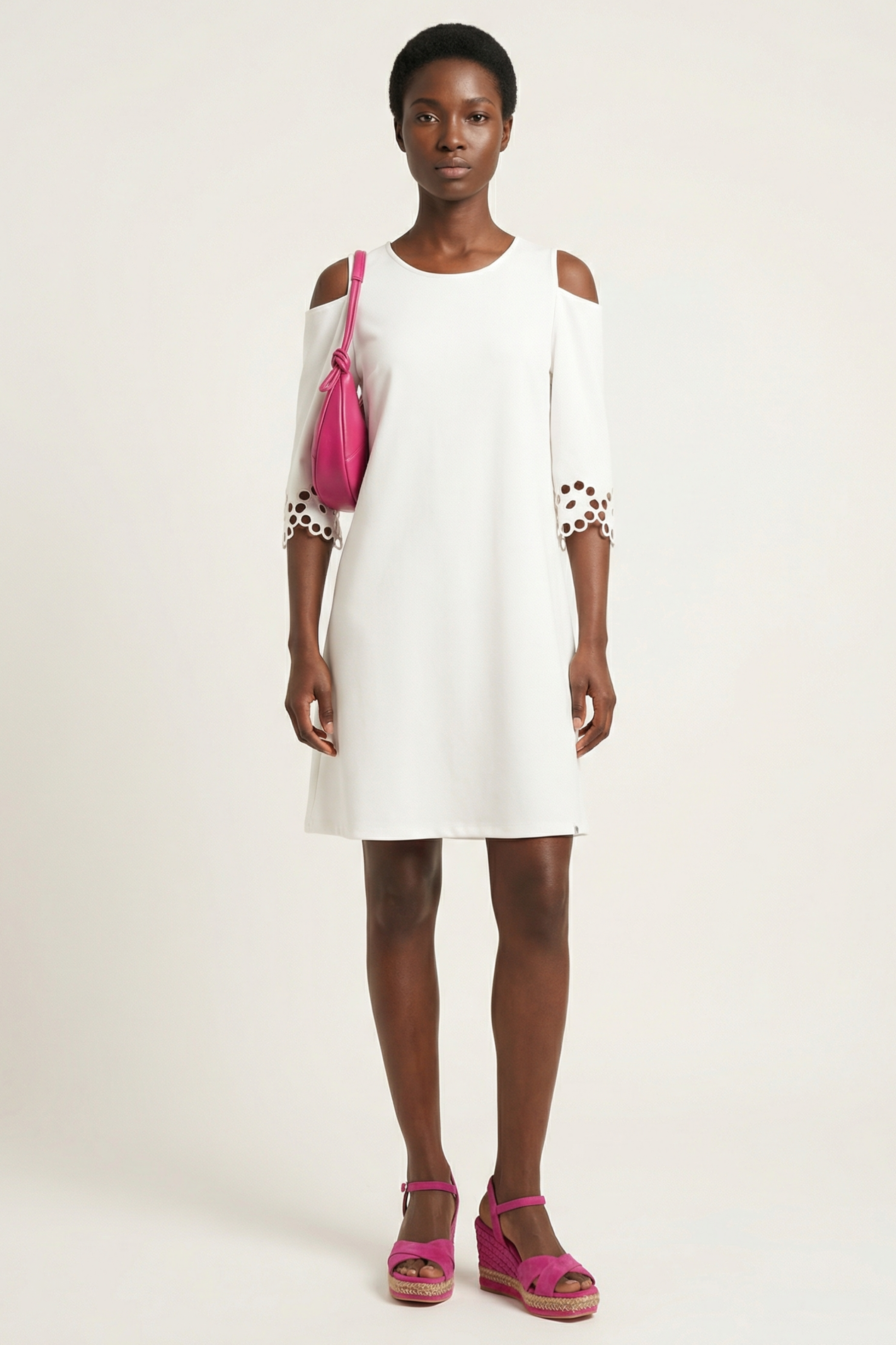 Vestido blanco corto suelto con hombro desubierto Lolitas&L