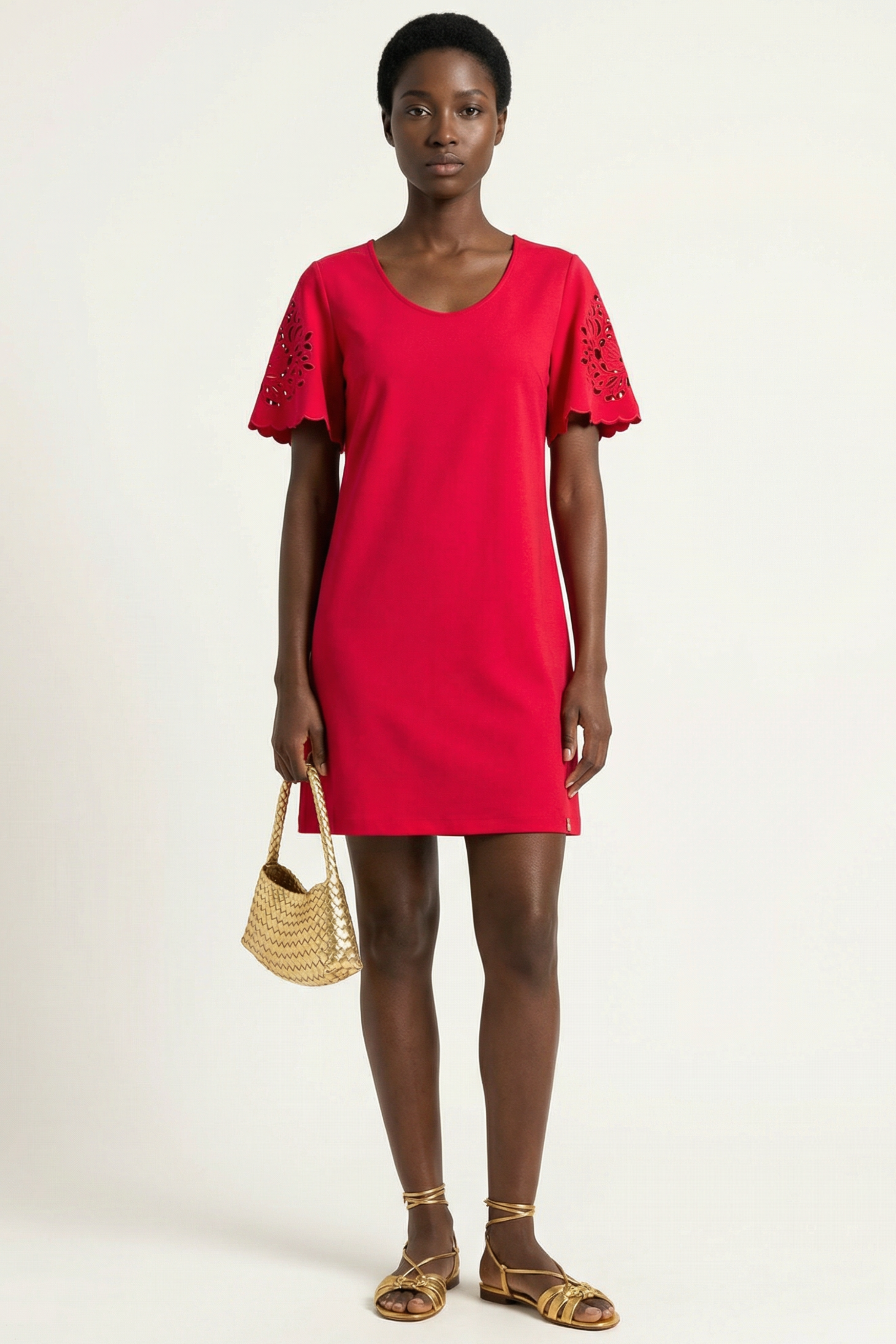 Vestido Fucsia corto con bordado en manga al codo LolitasyL