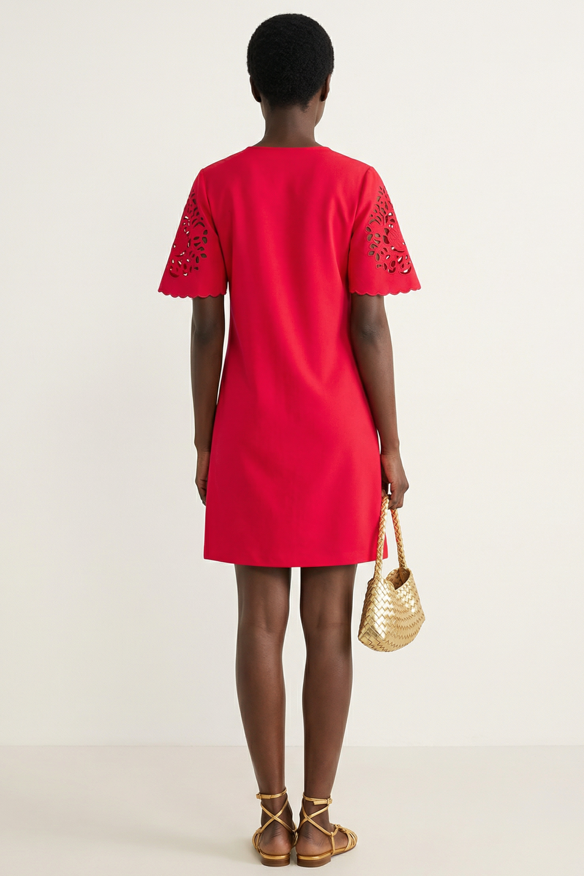 Vestido Fucsia corto con bordado en manga al codo LolitasyL