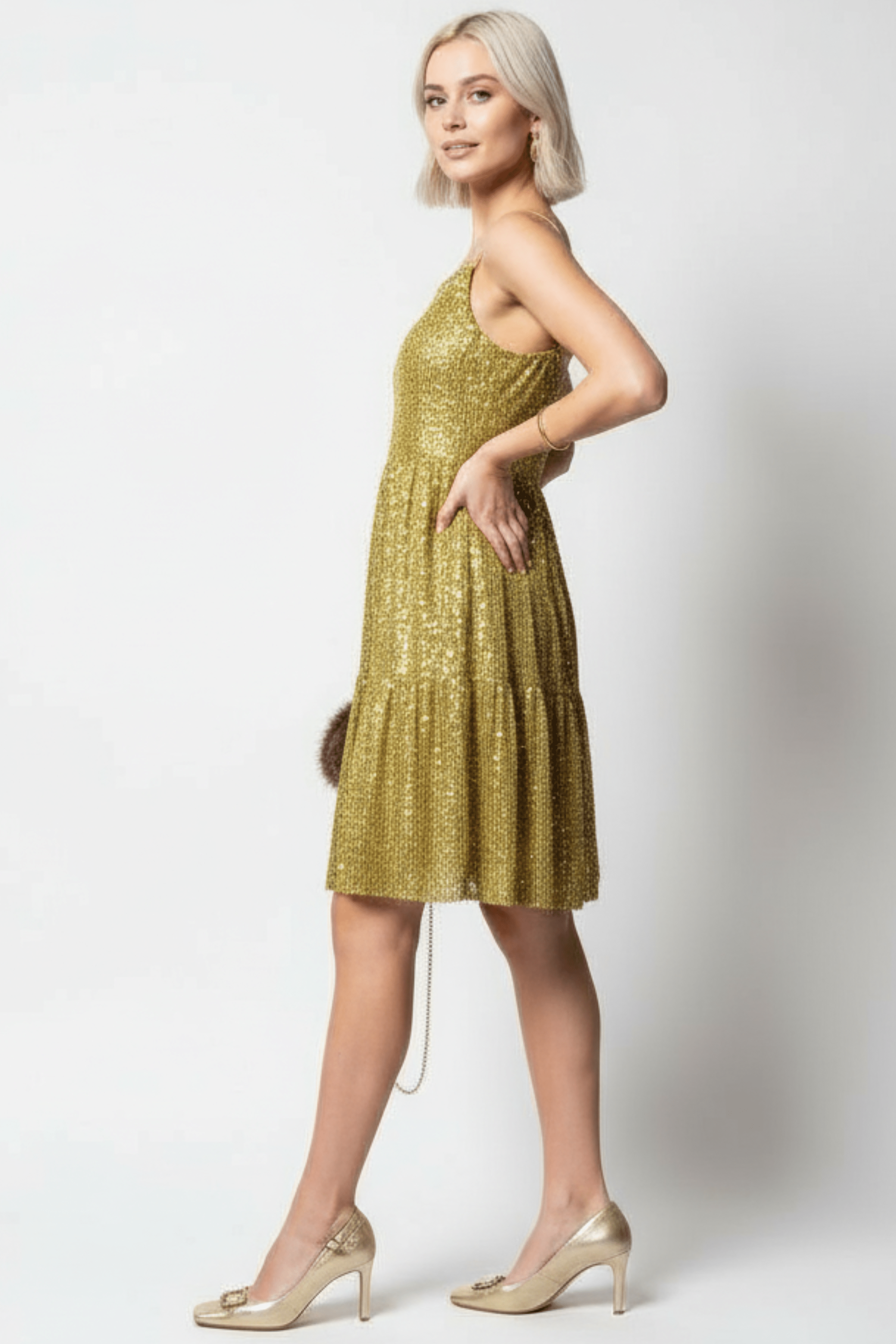 Vestido lentejuelas dorado con tirantes corto LolitasyL - lolitasyl.com