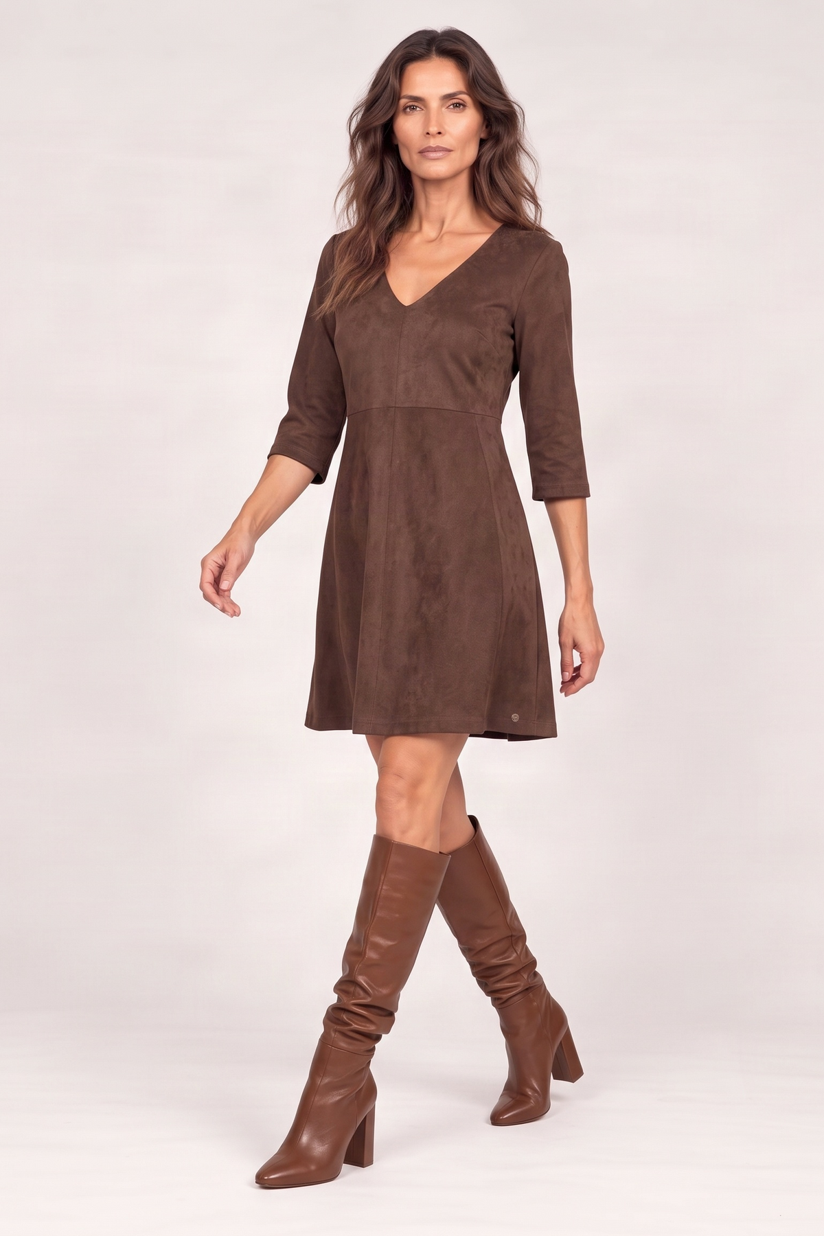 Vestido marron chocolate antelina escote en uve Lolitas&L