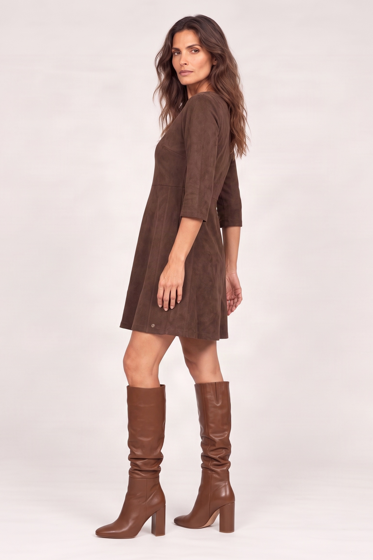 Vestido marron chocolate antelina escote en uve Lolitas&L