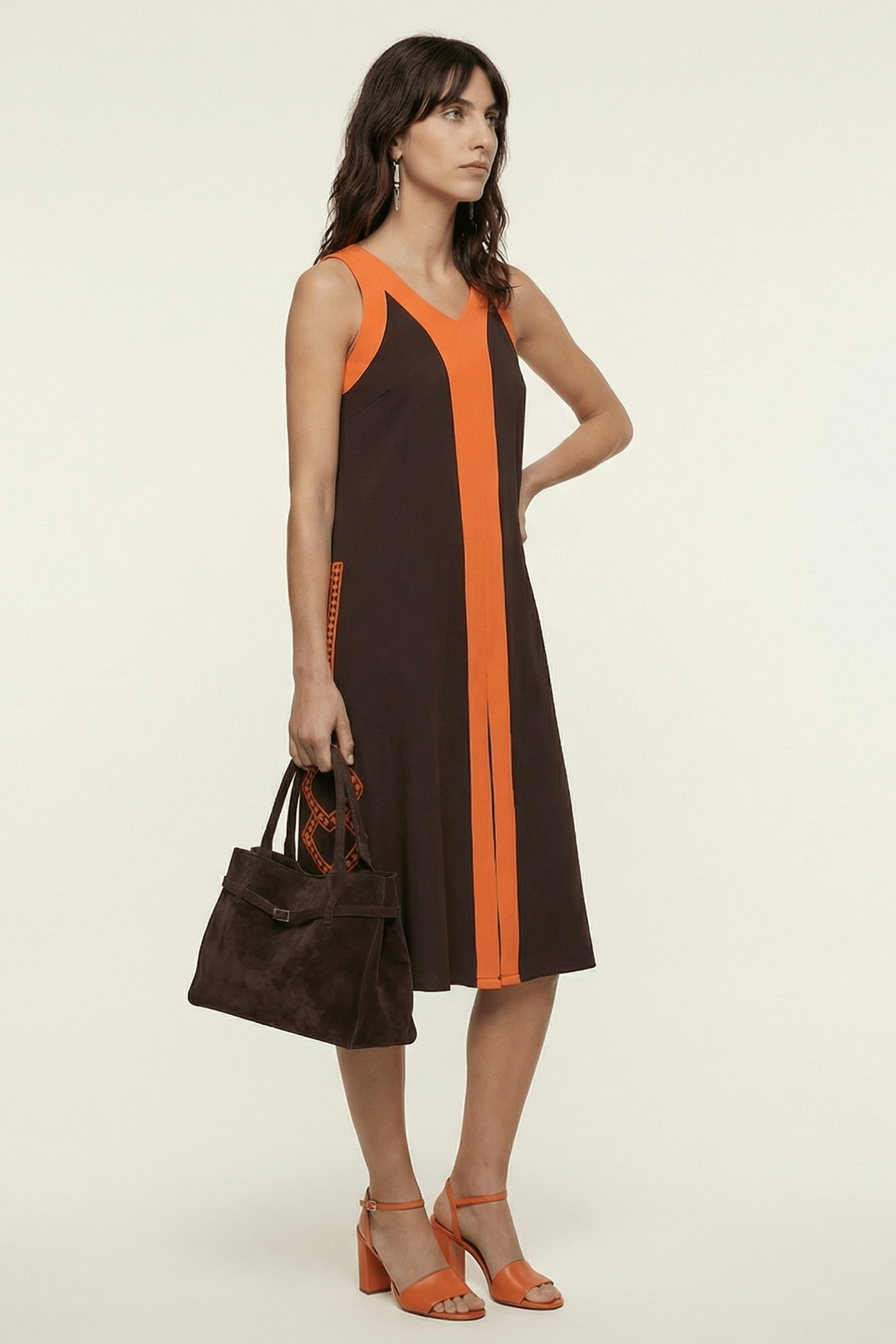 Vestido marron sin mangas con cenefa bordada en contraste naranja Lolitas&L - lolitasyl.com