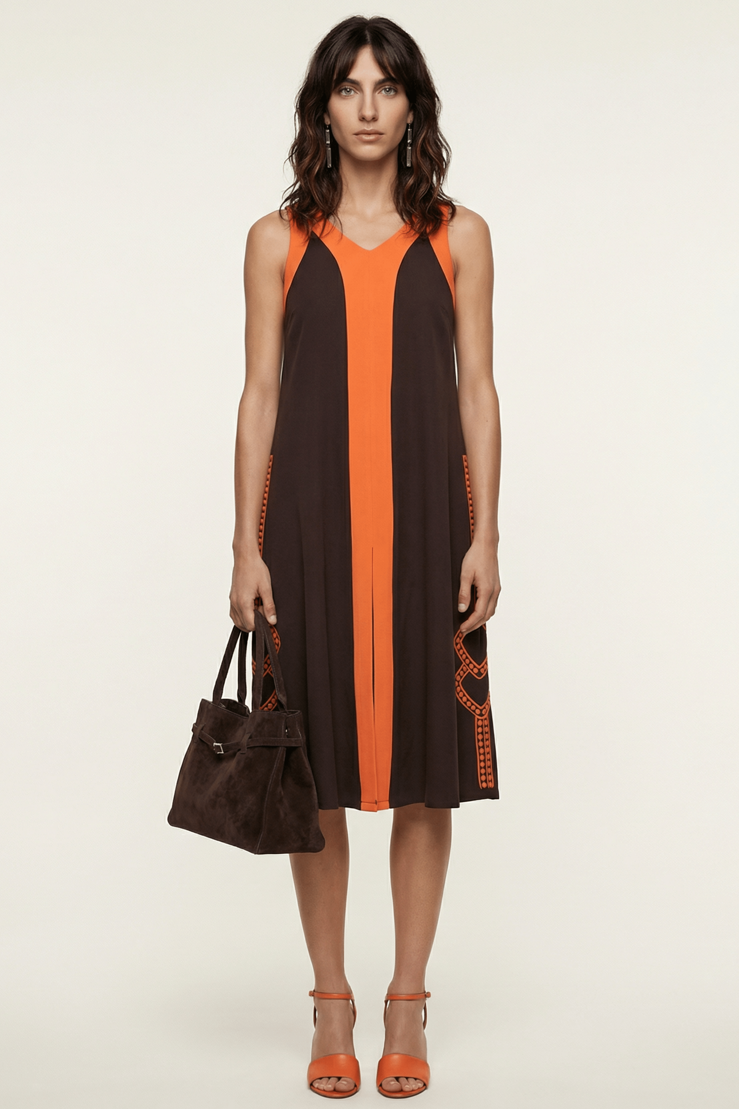 Vestido marron sin mangas con cenefa bordada en contraste naranja Lolitas&L - lolitasyl.com