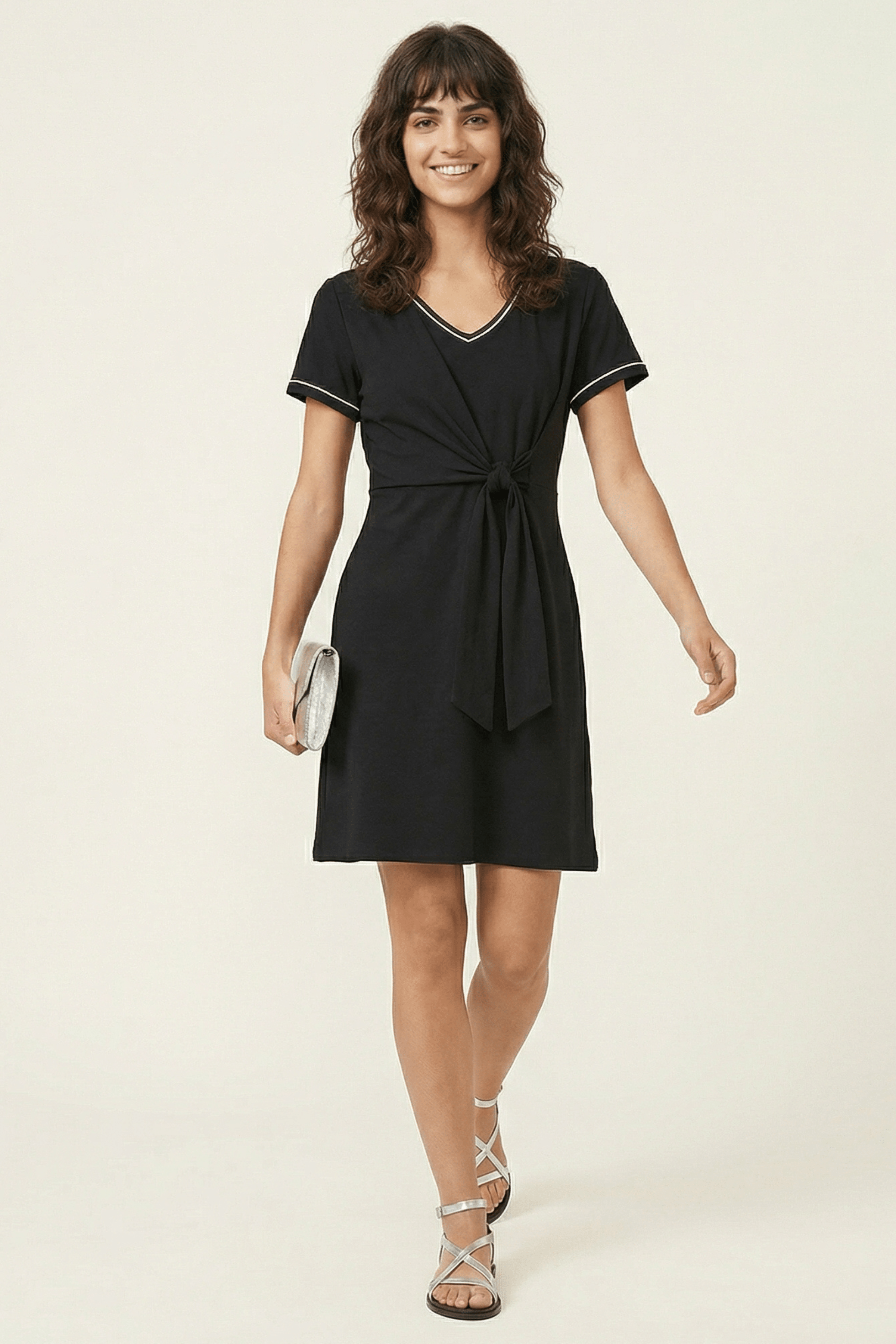 Vestido negro corto anudado en la cintura Lolitas&L - lolitasyl.com