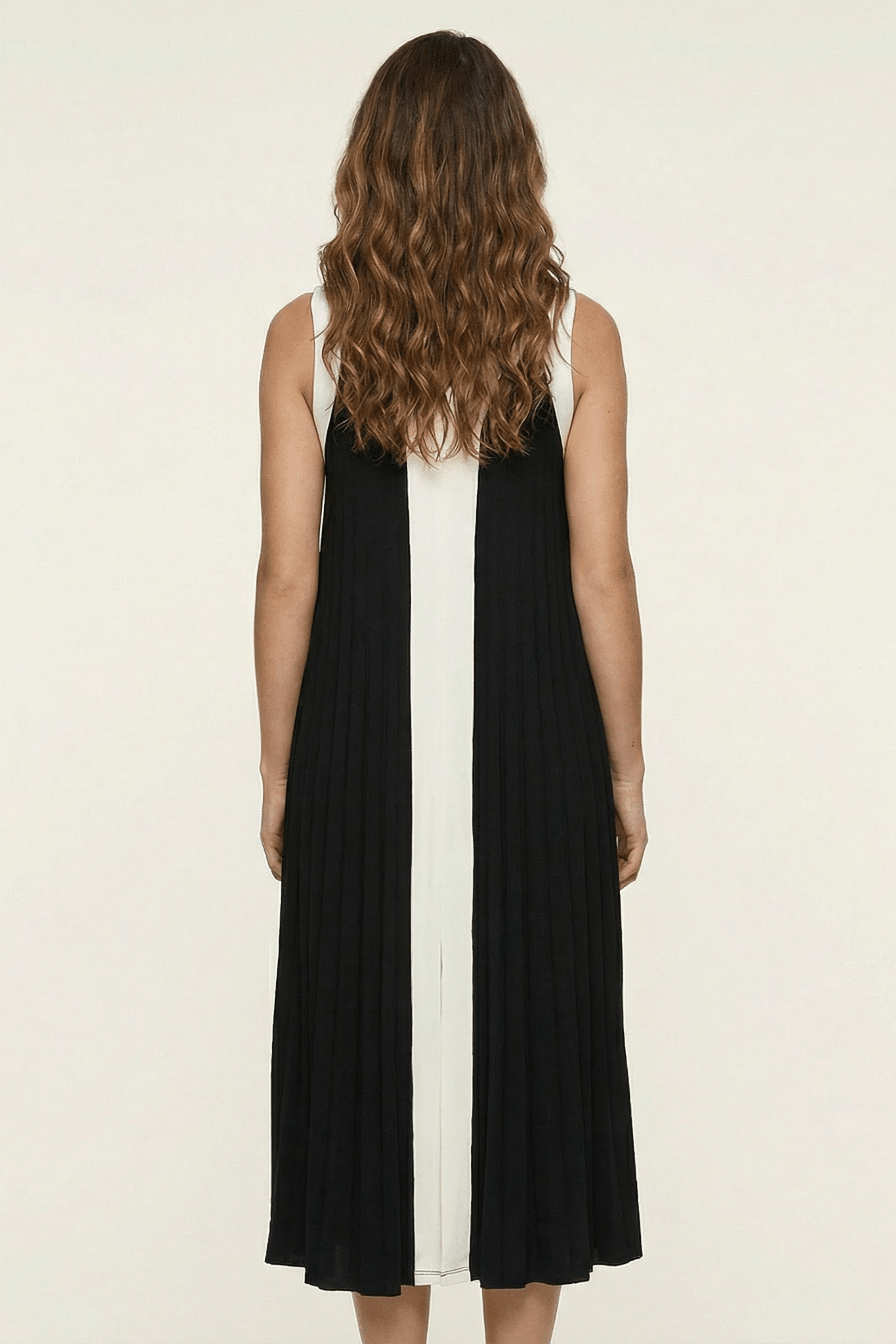 Vestido negro tirantes con corte contraste en el centro Lolitas&L - lolitasyl.com