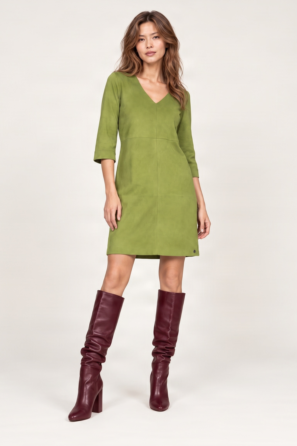 Vestido verde antelina escote en uve Lolitas&L