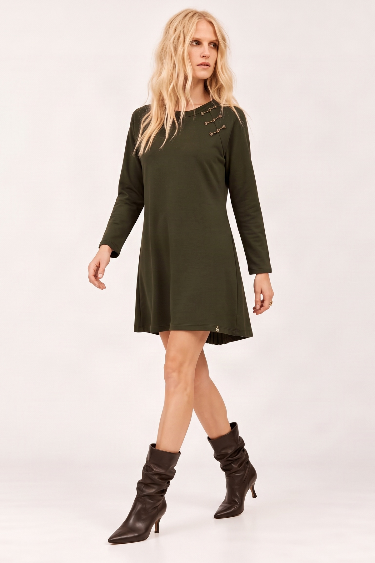 Vestido Verde Militar Estilo Qipao con Espalda de Satén Plisado – Lolitas&L
