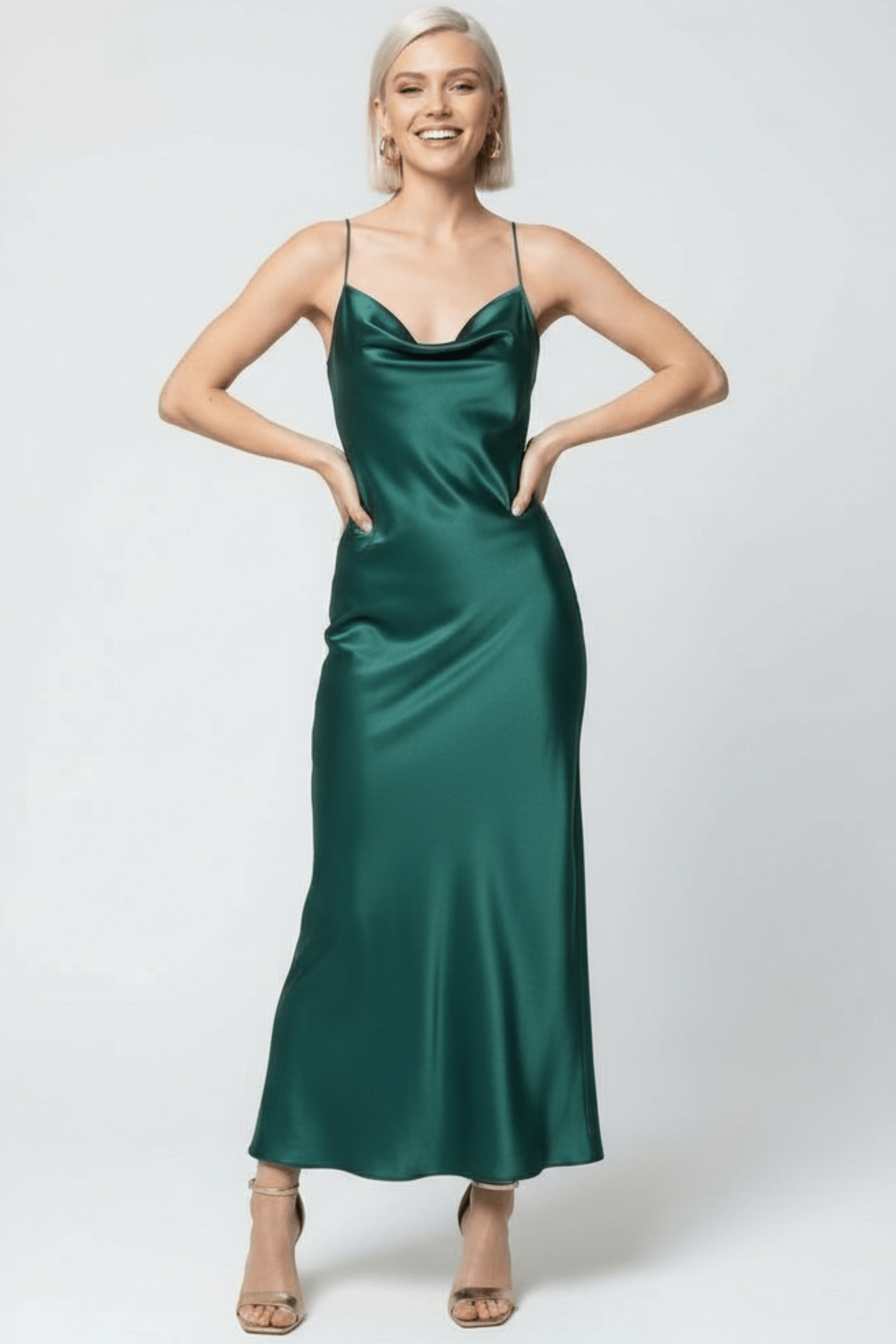 Vestido verde raso largo tirantes con escote fruncido LolitasyL - lolitasyl.com