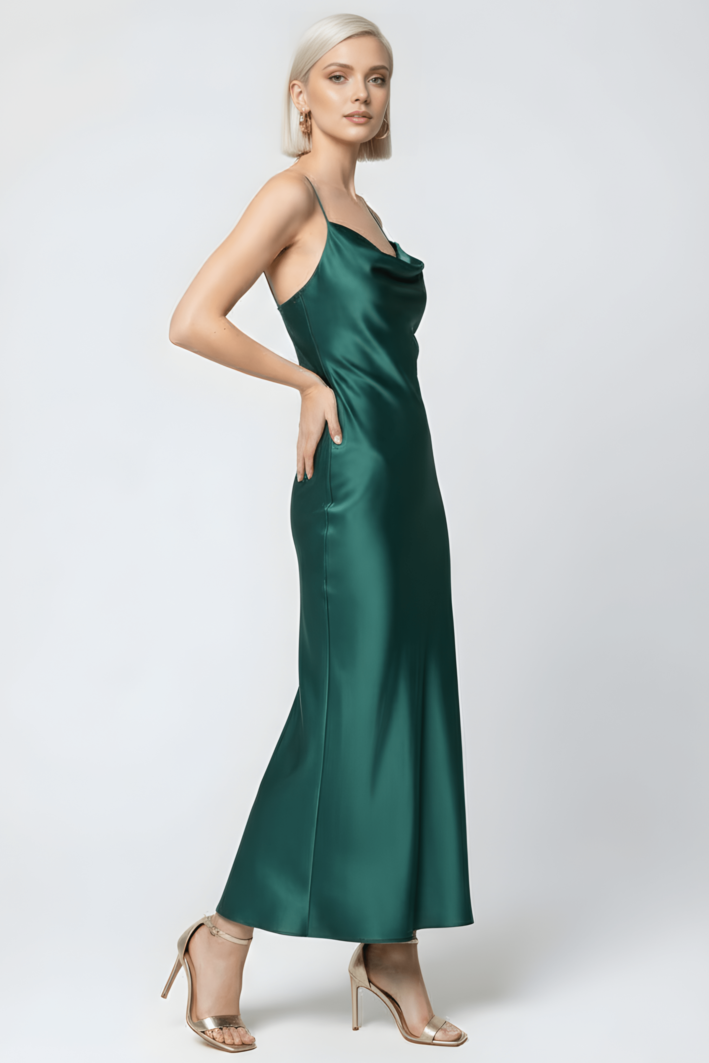 Vestido verde raso largo tirantes con escote fruncido LolitasyL - lolitasyl.com