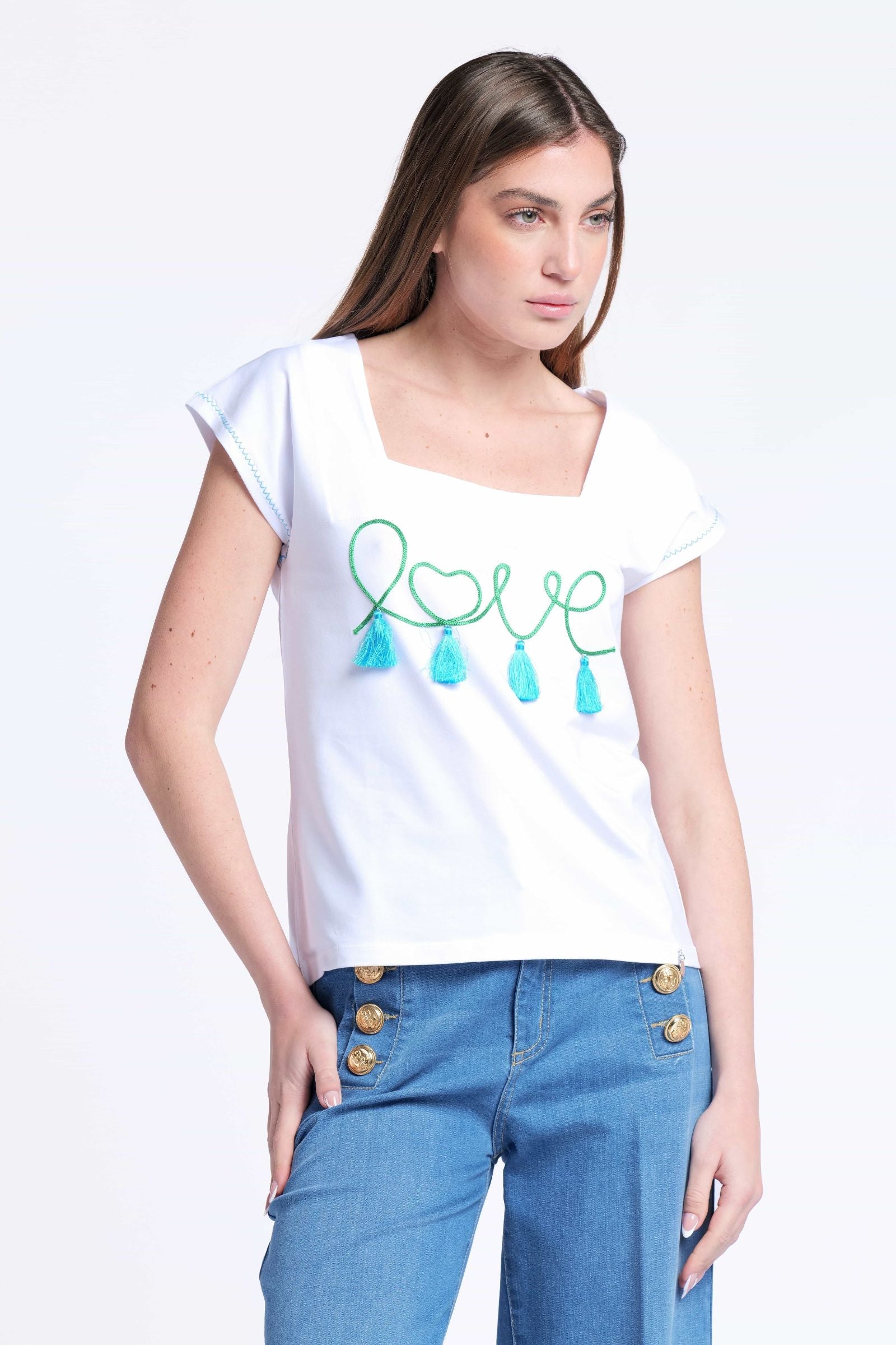 Camiseta blanca bordado love escote cuadrado Lolitas&L - lolitasyl.com