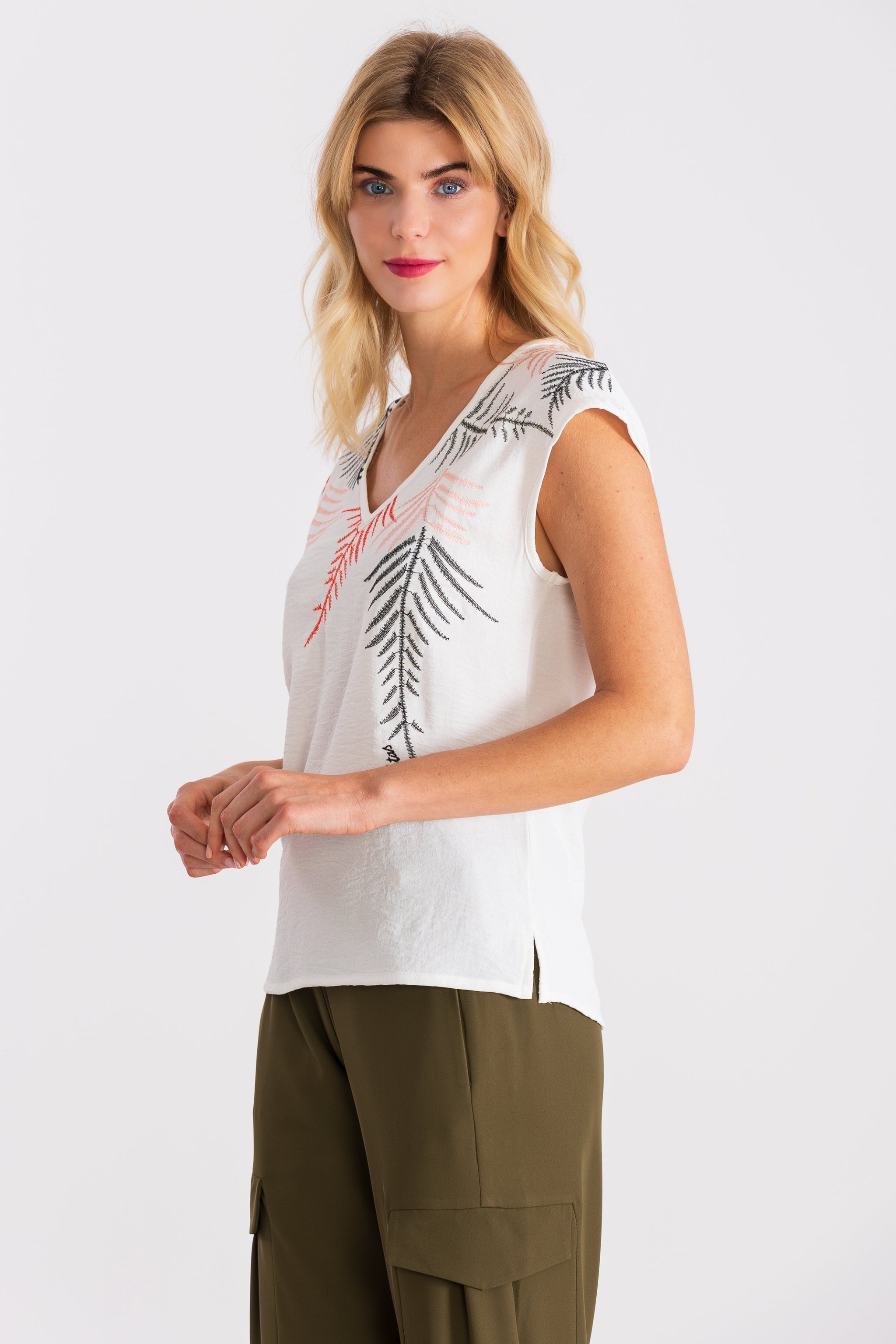 Camiseta blanca bordado plantas LolitasyL - lolitasyl.com