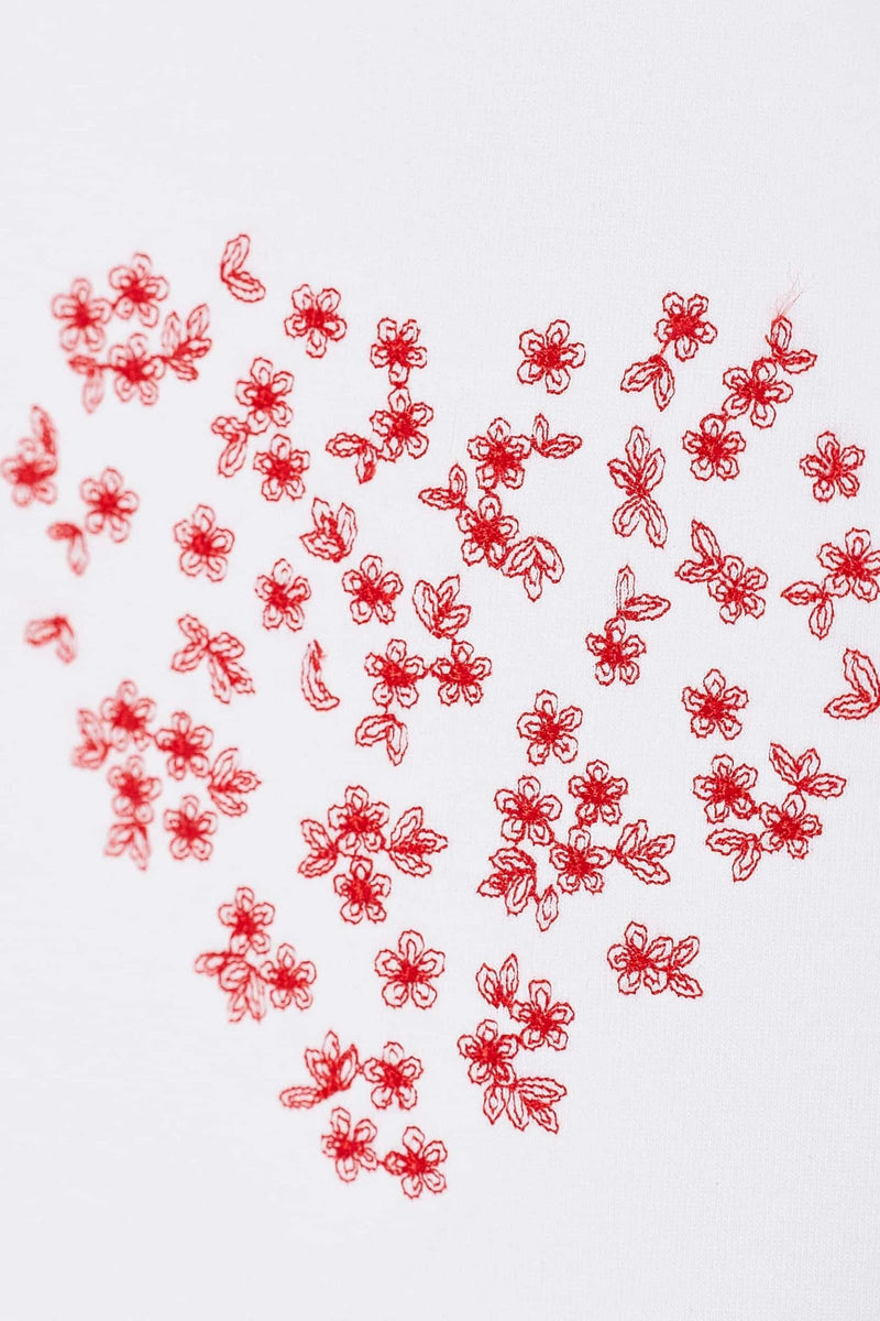 Camiseta blanca con corazones bordados rojos - lolitasyl.com