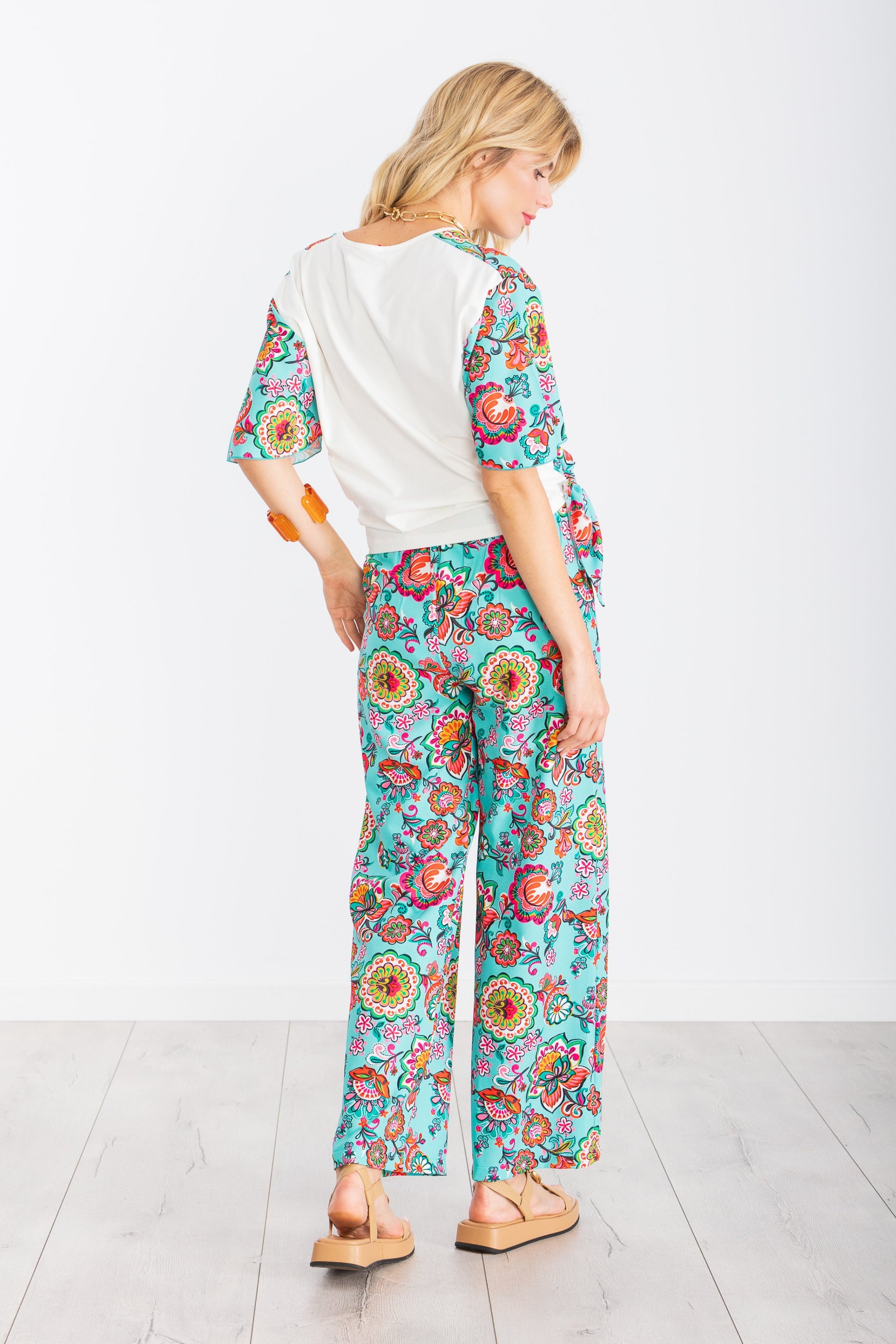 Camiseta estampado Mandala anudada en la cadera LolitasyL - lolitasyl.com