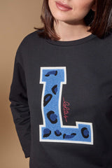 Camiseta negra bordado L azul en animal print Lolitas - lolitasyl.com