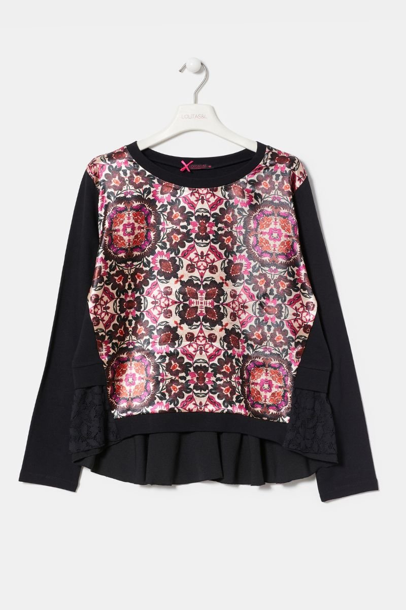 Camiseta negra con estampado de raso carpet LolitasyL - lolitasyl.com