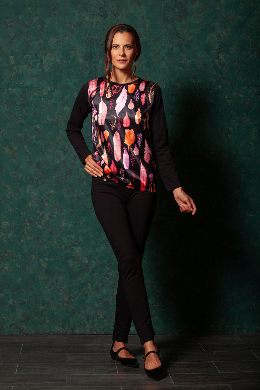 Camiseta negra delantero saten con estampado plumage LolitasyL - lolitasyl.com