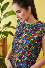 Camiseta negra estampada flores Flowered - lolitasyl.com