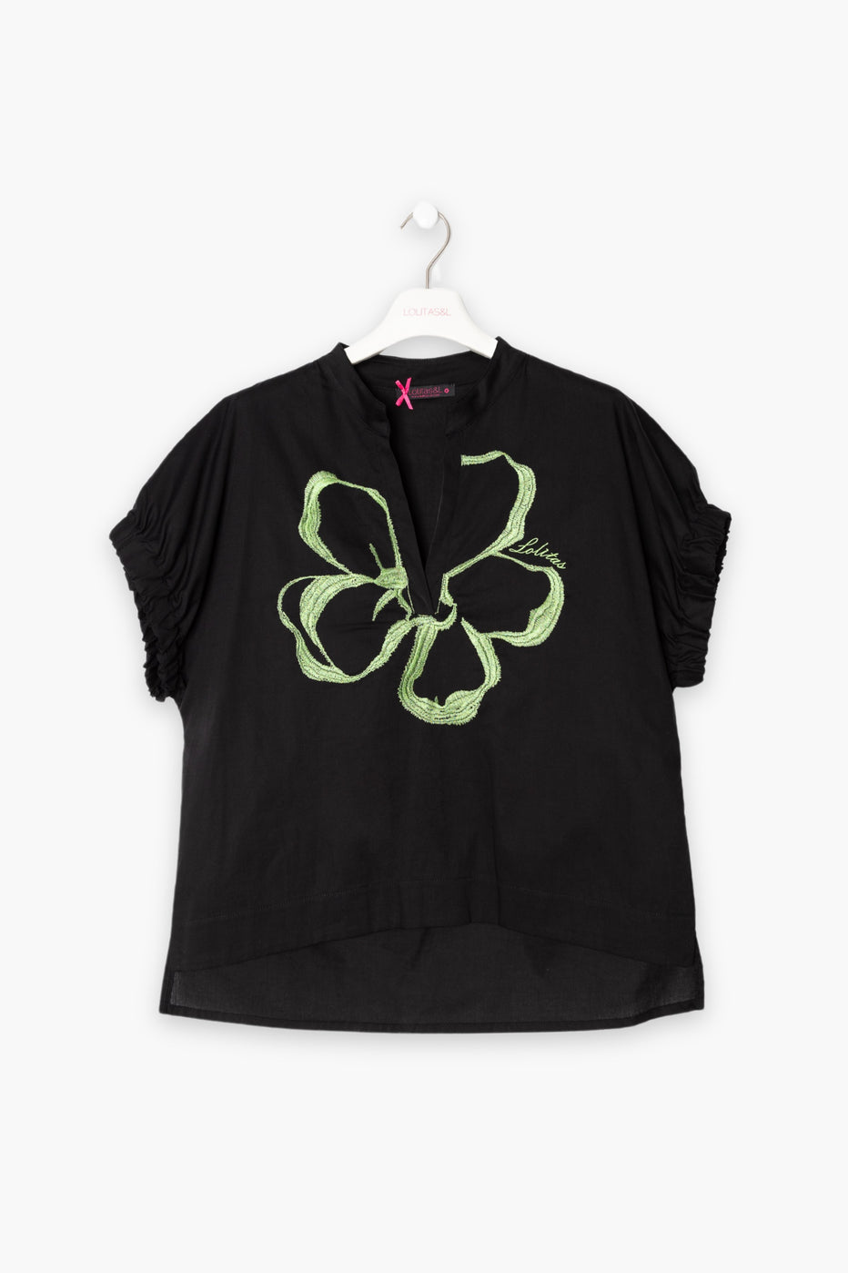 Camiseta negra estampado flor verde LolitasyL - lolitasyl.com