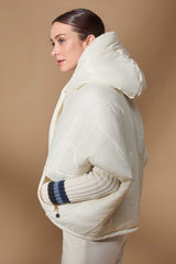 Cazadora blanca acolchada con capucha sin mangas Lolitas - lolitasyl.com