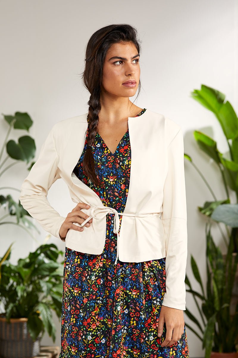 Chaqueta crema combinable con cinturon piel vegana - lolitasyl.com