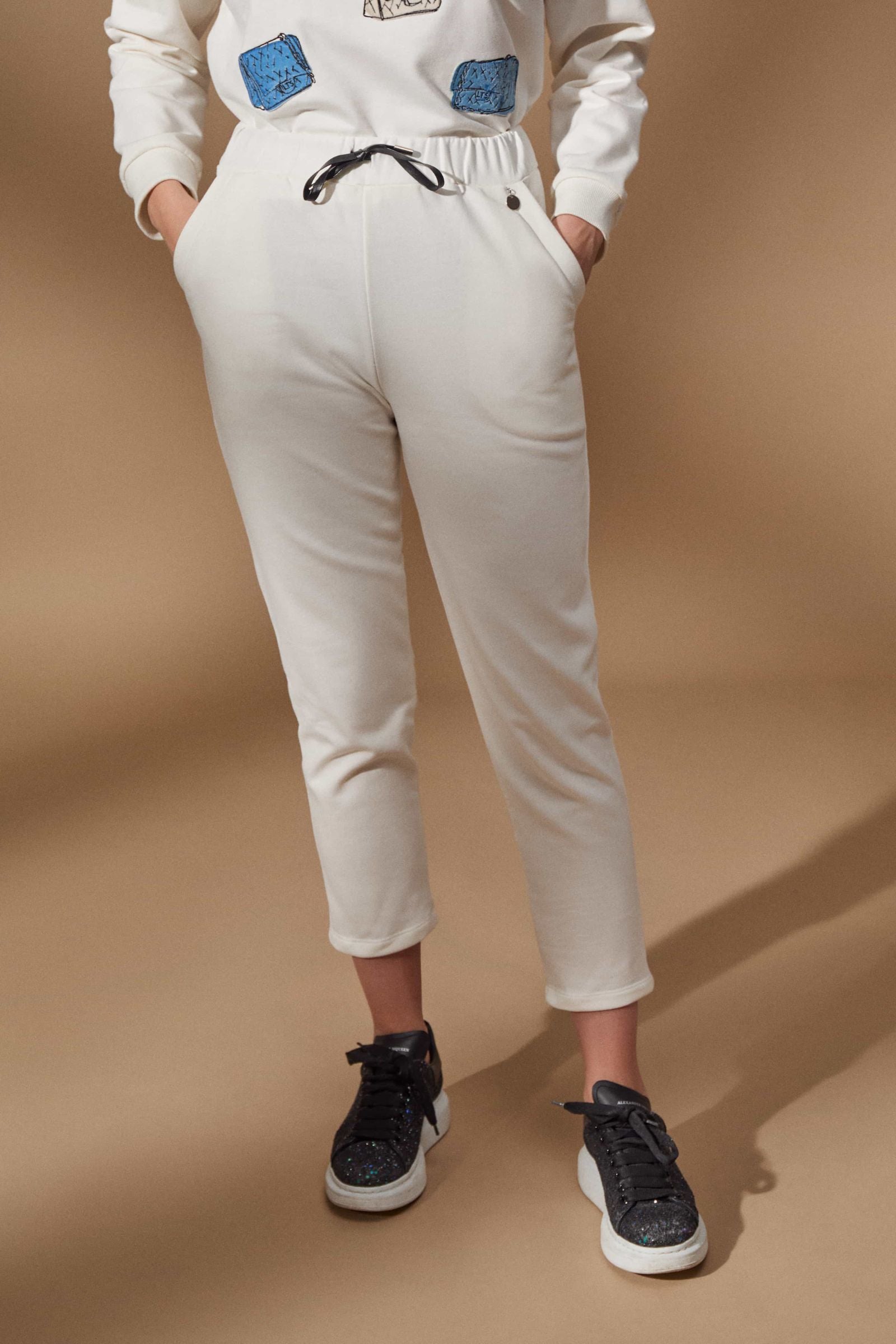 Pantalon blanco algodon con bolsillos y goma Lolitas - lolitasyl.com