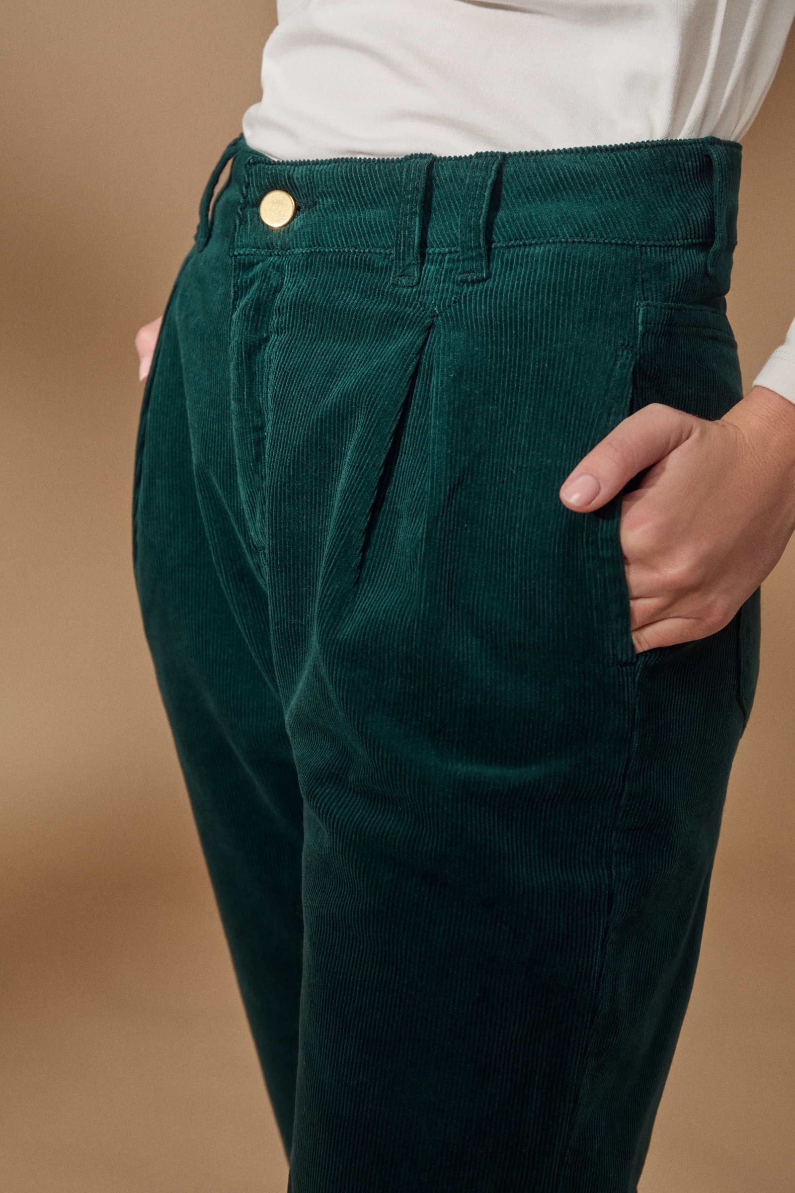 Pantalon de pana verde con pinzas Lolitas - lolitasyl.com