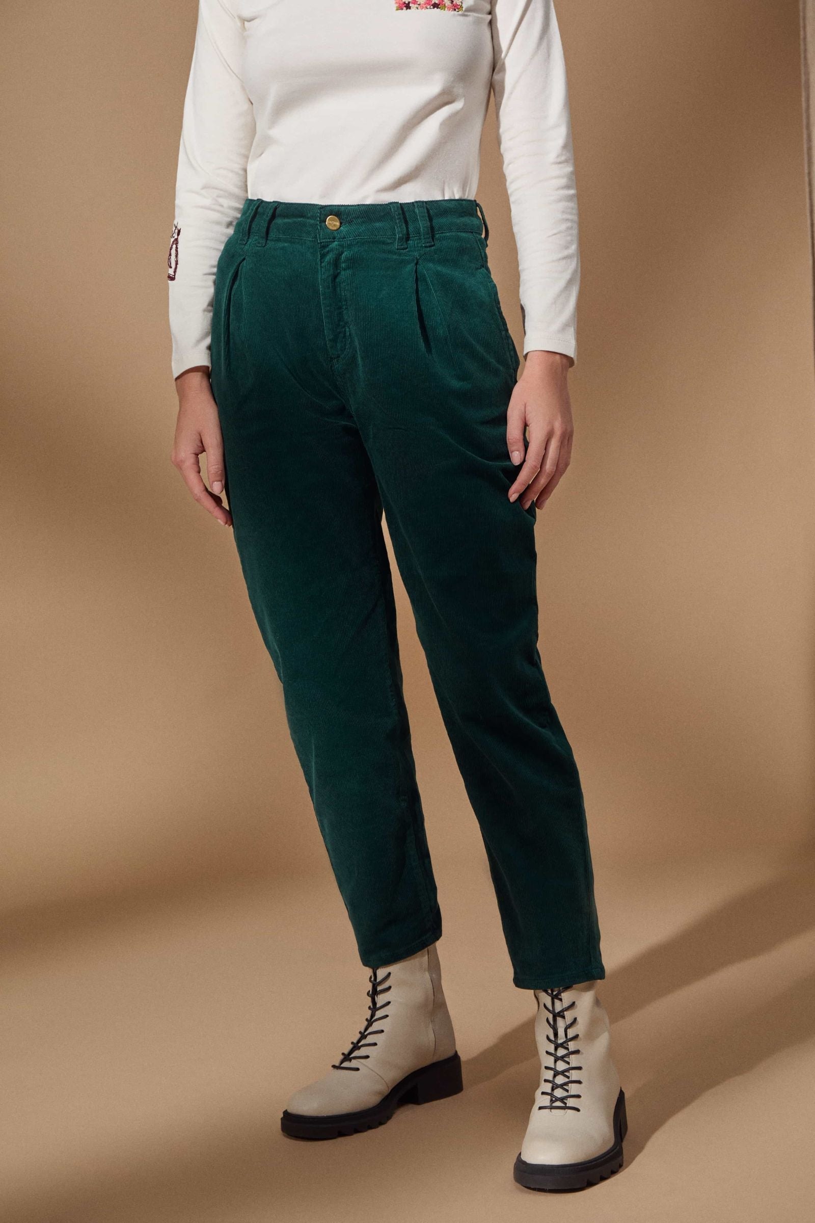 Pantalon de pana verde con pinzas Lolitas - lolitasyl.com
