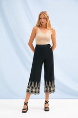 Pantalon negro ancho bordado beige en el contorno Lolitas&L - lolitasyl.com