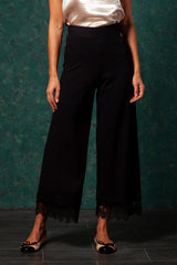 Pantalon negro ancho con detalle de puntilla LolitasyL - lolitasyl.com