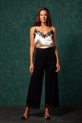 Pantalon negro ancho con detalle de puntilla LolitasyL - lolitasyl.com