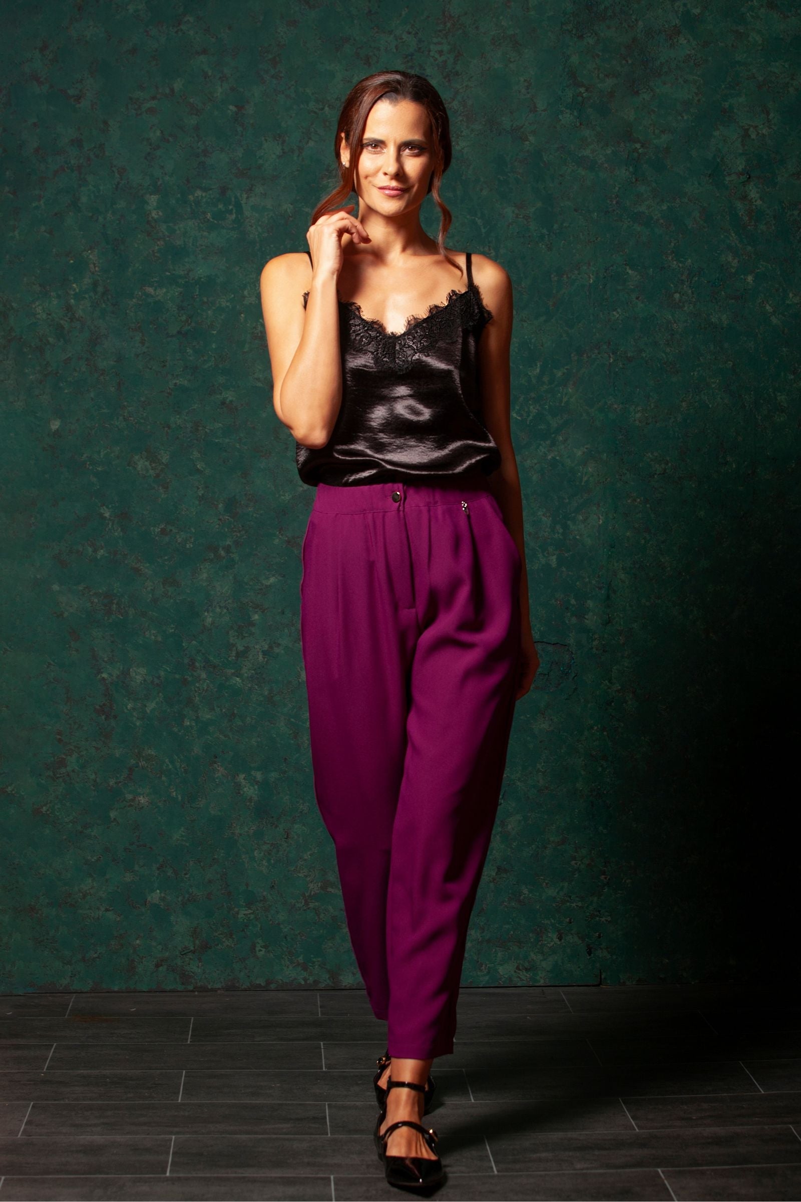 Pantalon orchidea con pinzas y bolsillos LolitasyL - lolitasyl.com