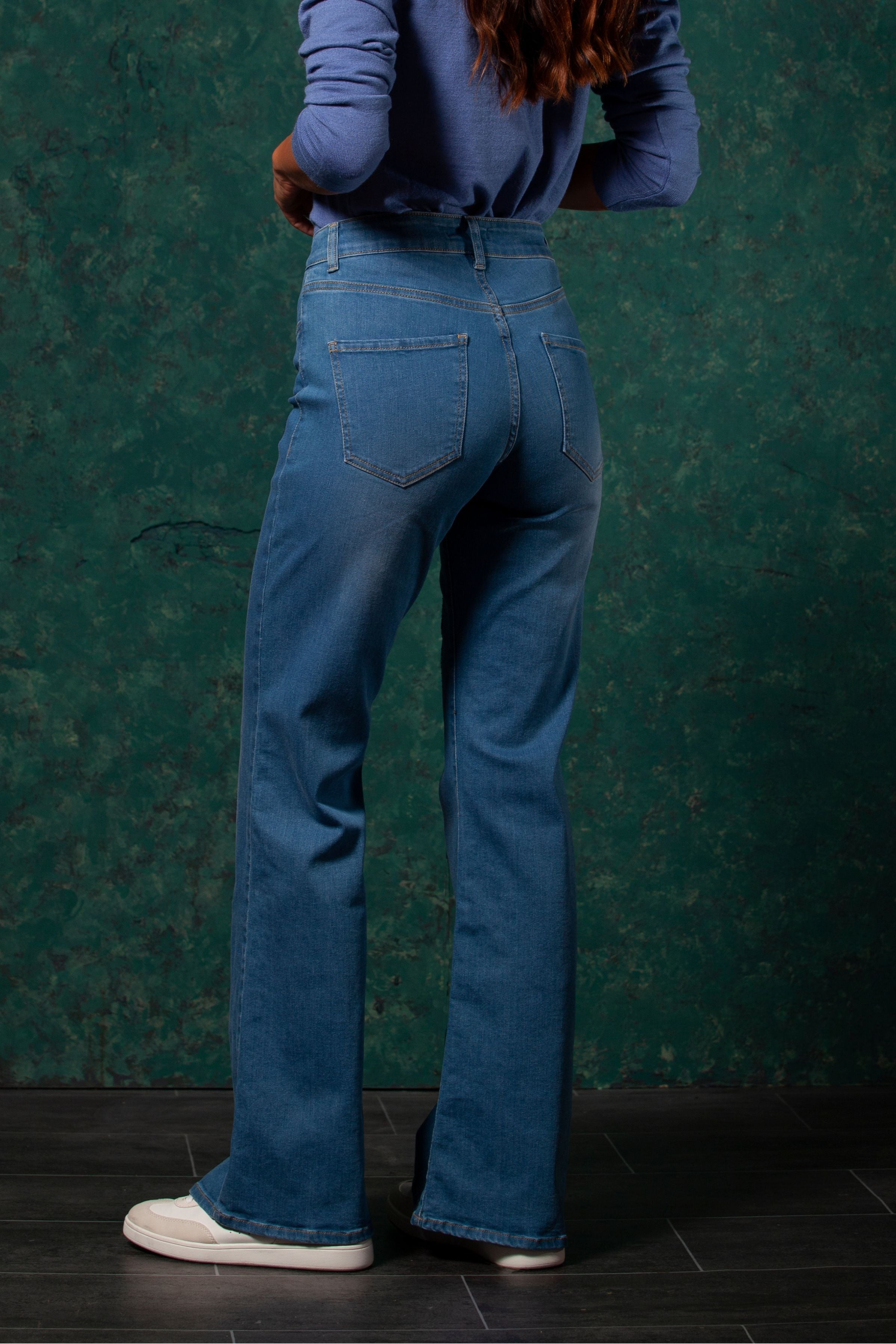 Pantalon vaquero azul corazones bordados con cinco bolsillos LolitasyL - lolitasyl.com
