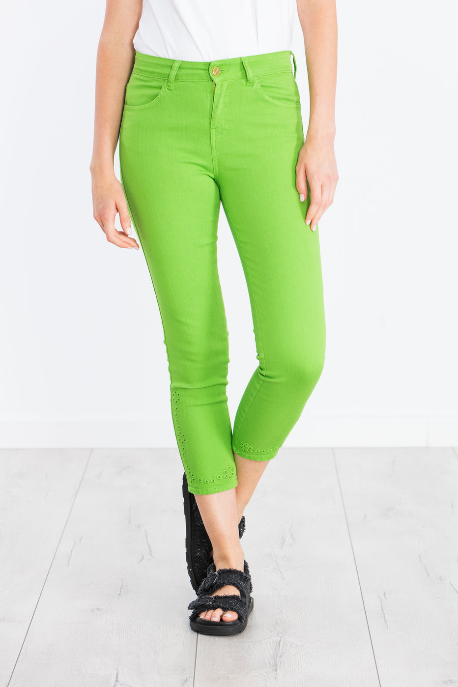 Pantalon verde pitillero cinco bolsillos con bordado LolitasyL - lolitasyl.com