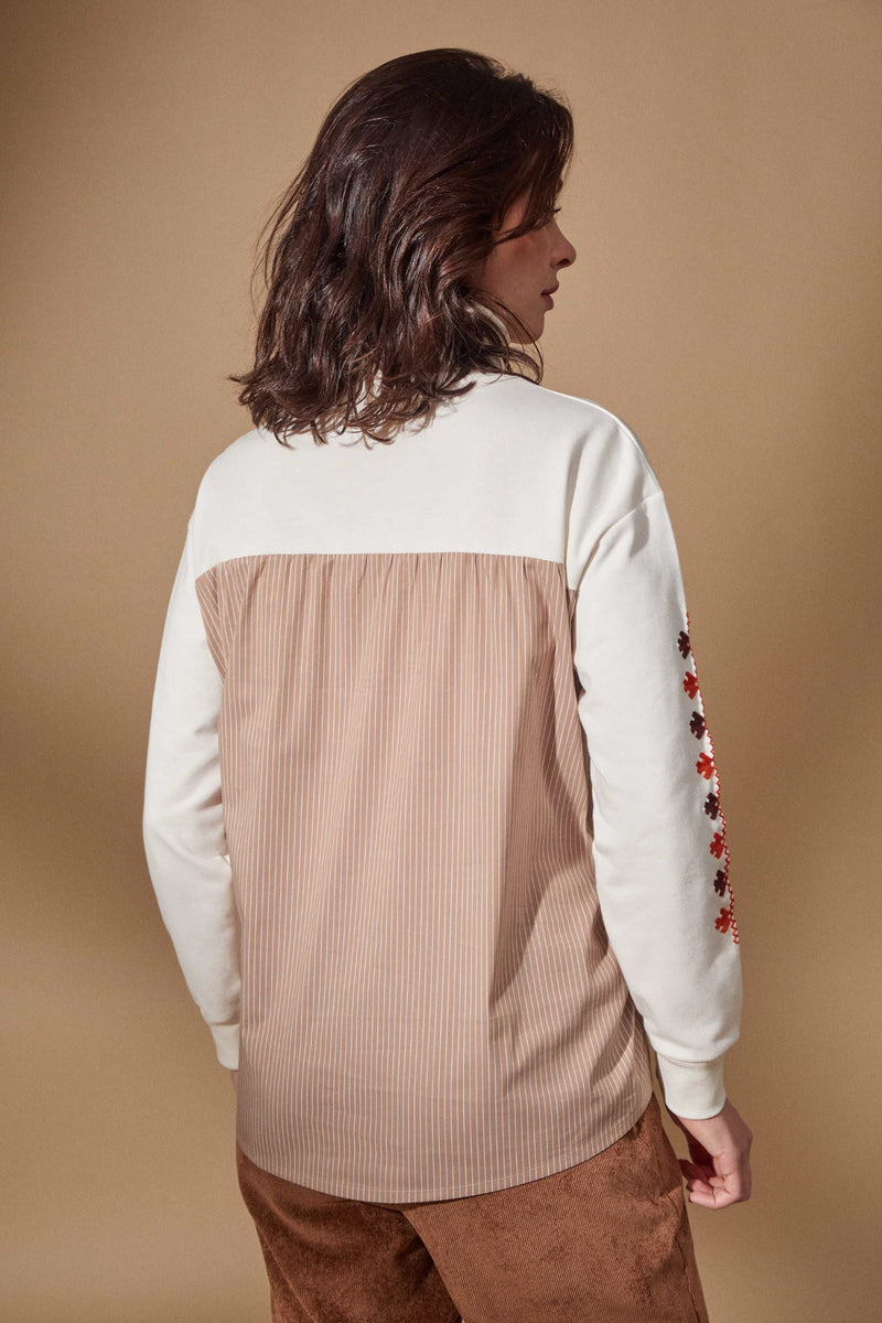 Sudadera crema con bordado etnico y espalda combinada de rayas Lolitas - lolitasyl.com