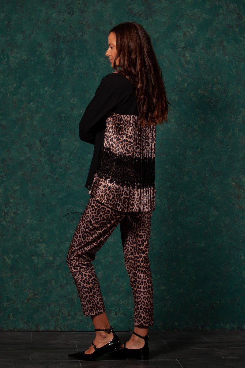 Sudadera negra bolsillo y espalda animal print LolitasyL - lolitasyl.com